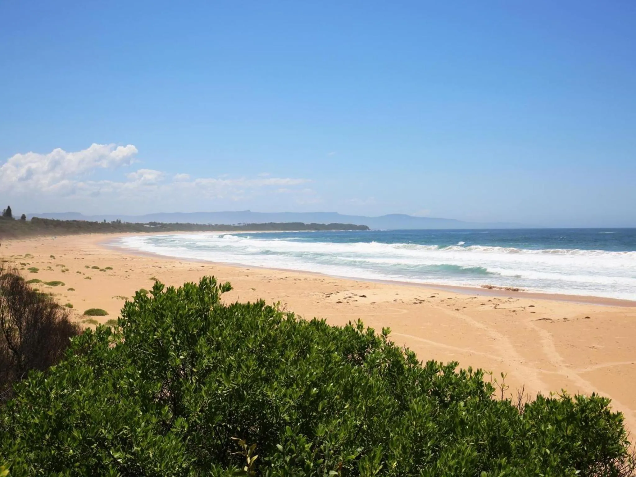Villa Zelma I Pet Friendly I 4 Min Walk to Beach