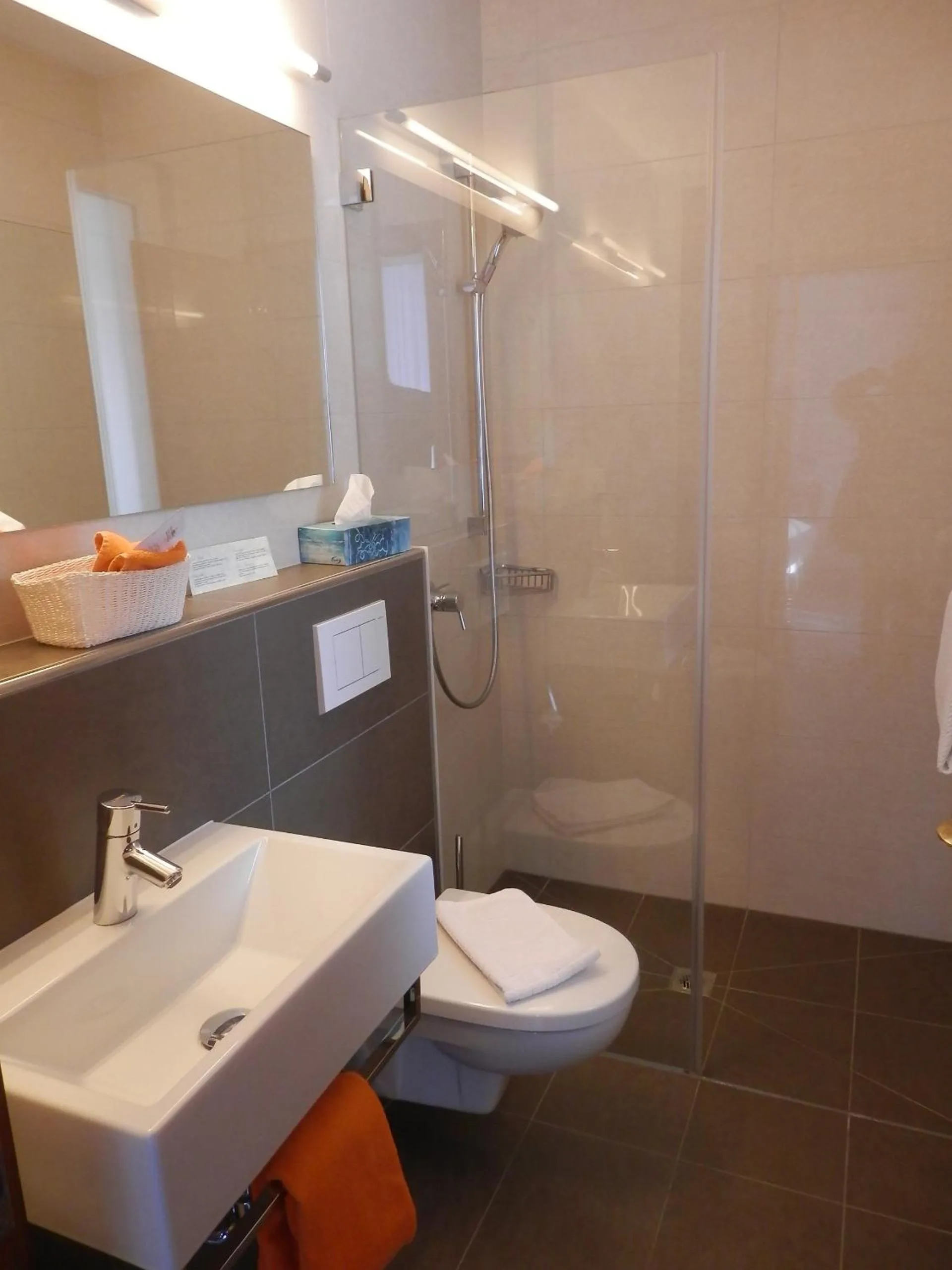 Bathroom in Garni Hotel Torkelbündte