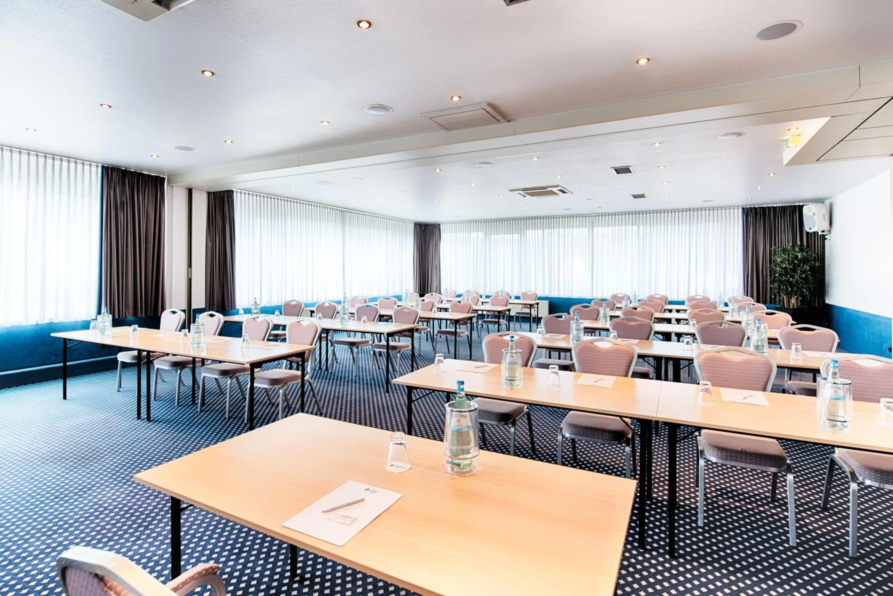 Meeting/conference room in Holiday Inn - the niu, Stream Mönchengladbach by IHG