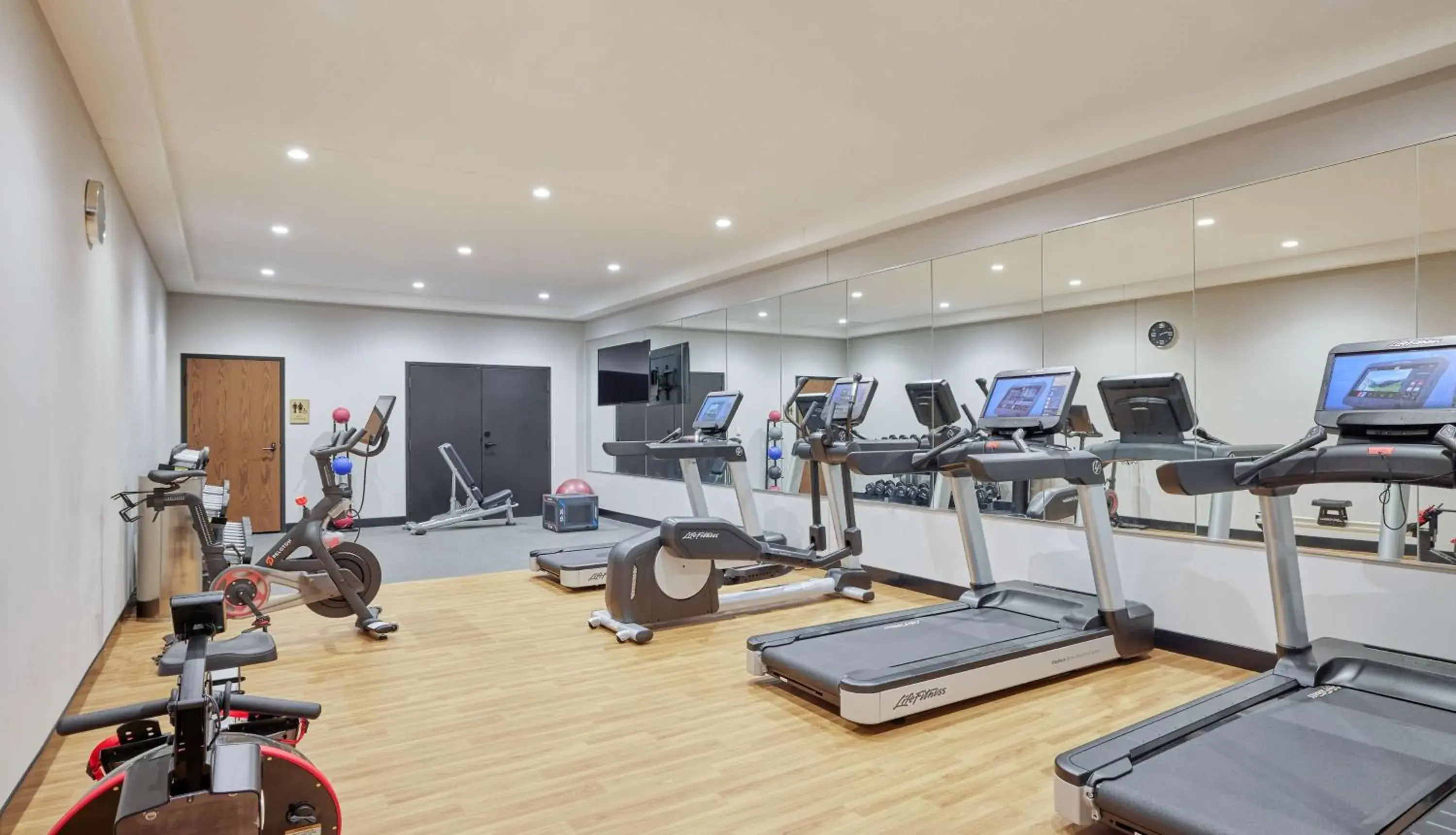Fitness centre/facilities in Sable At Navy Pier Chicago, Curio Collection By Hilton Fitness centre/facilities in Sable At Navy Pier Chicago, Curio Collection By Hilton