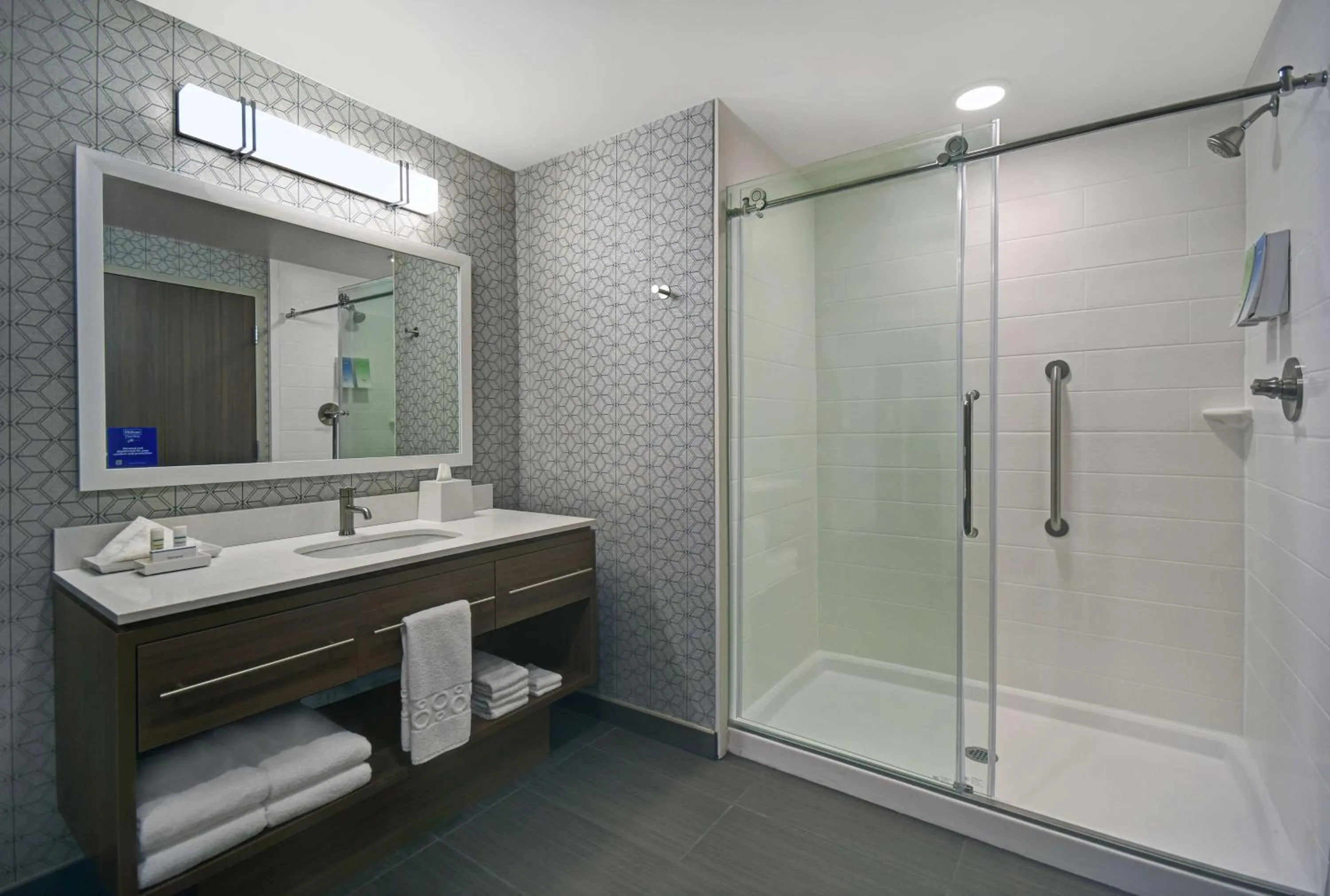 Bathroom in Home2 Suites By Hilton Springdale Cincinnati