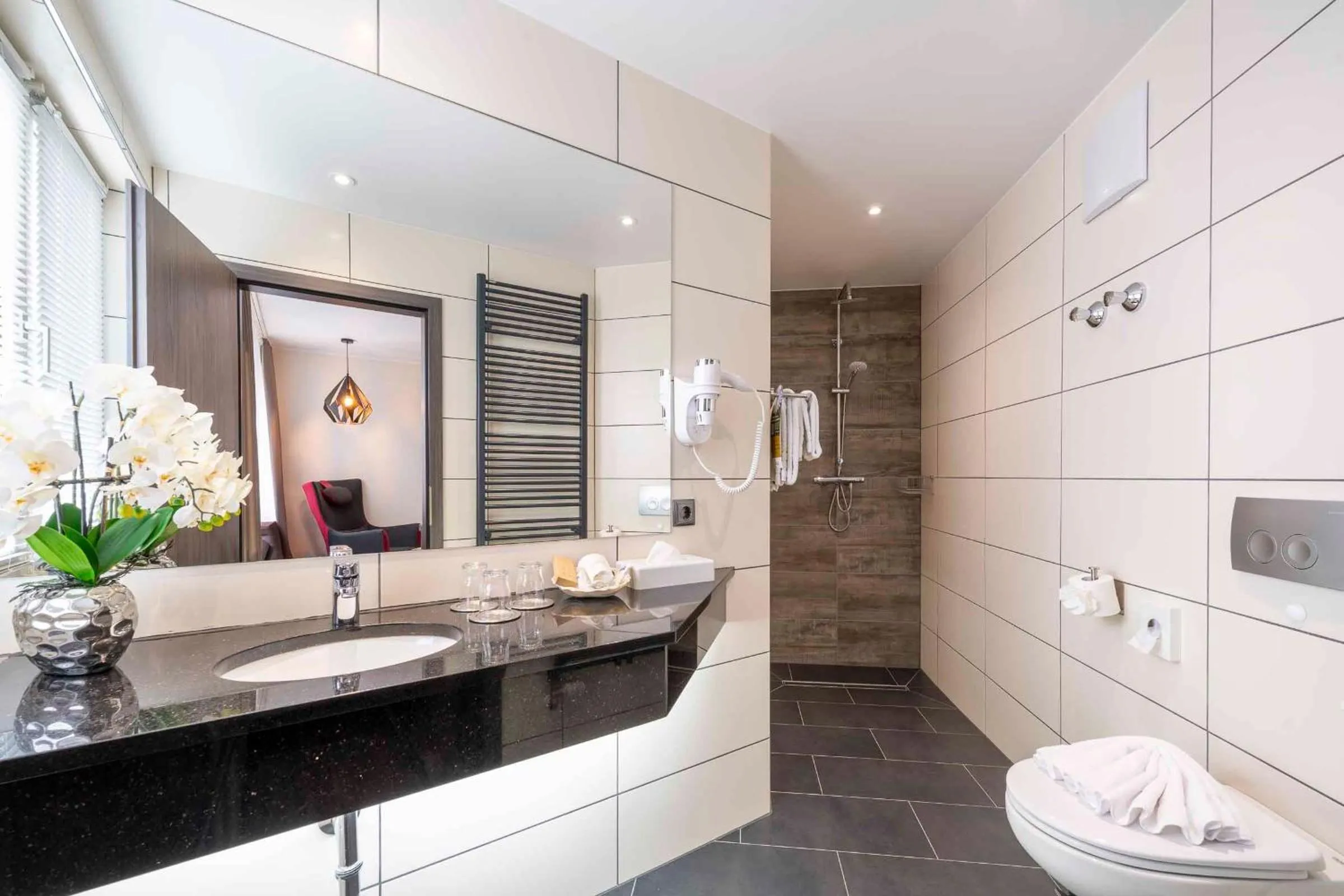 Shower in PLAZA INN Blankenburg Ditzingen, Sure Hotel Collection