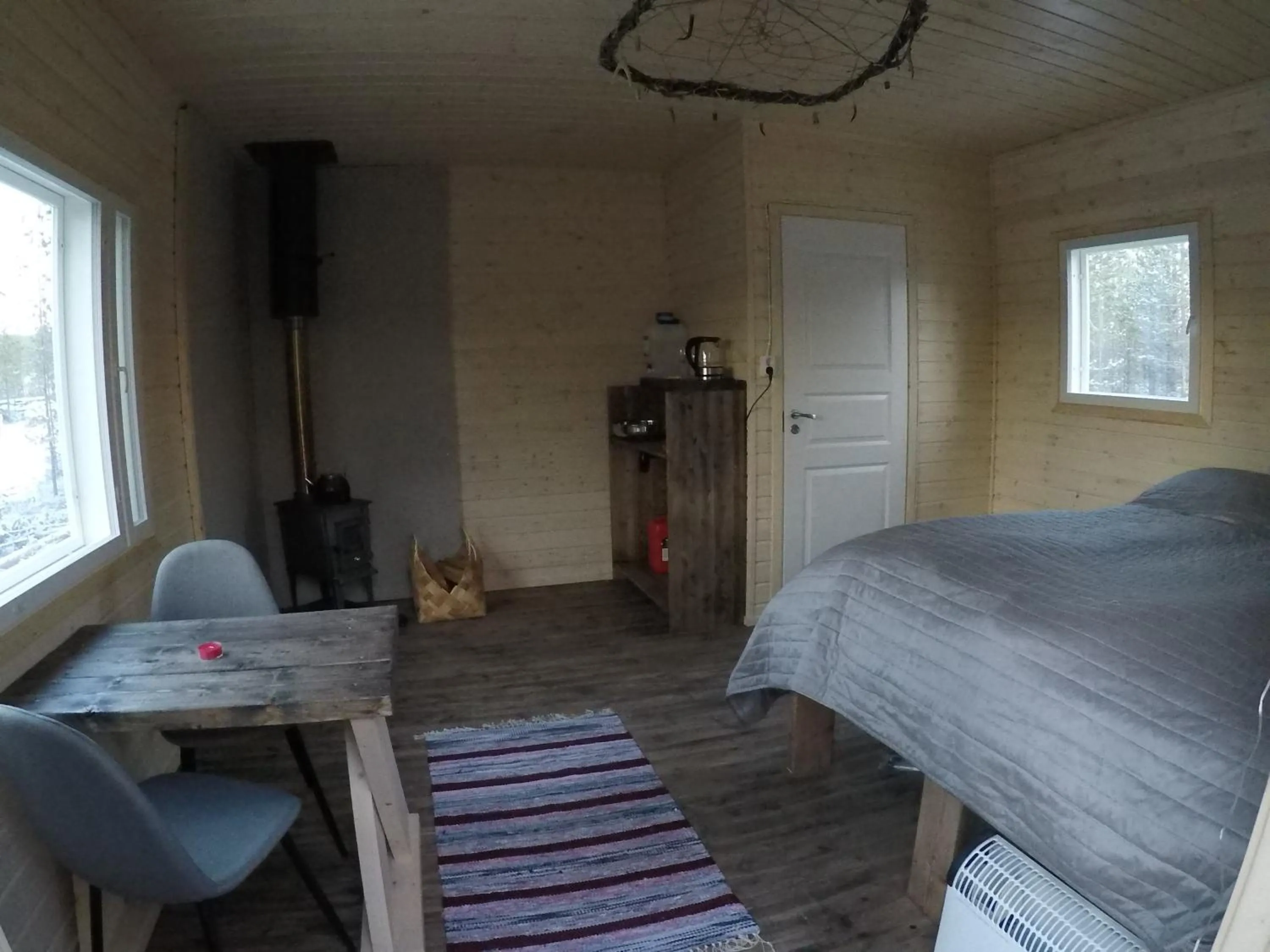 Photo of the whole room, Bed in Aurora Husky Hut