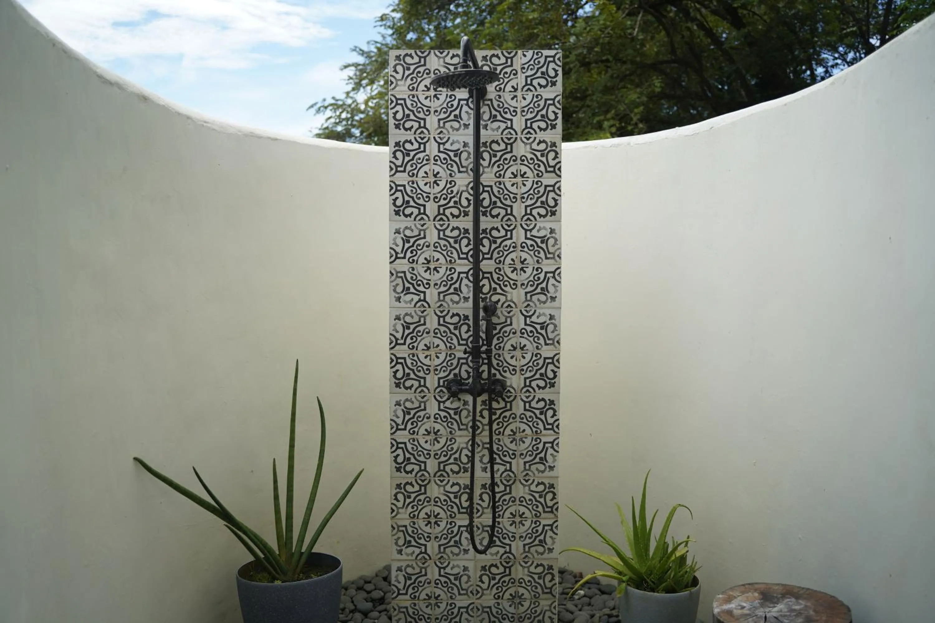 Shower in Catalina's Hideaway