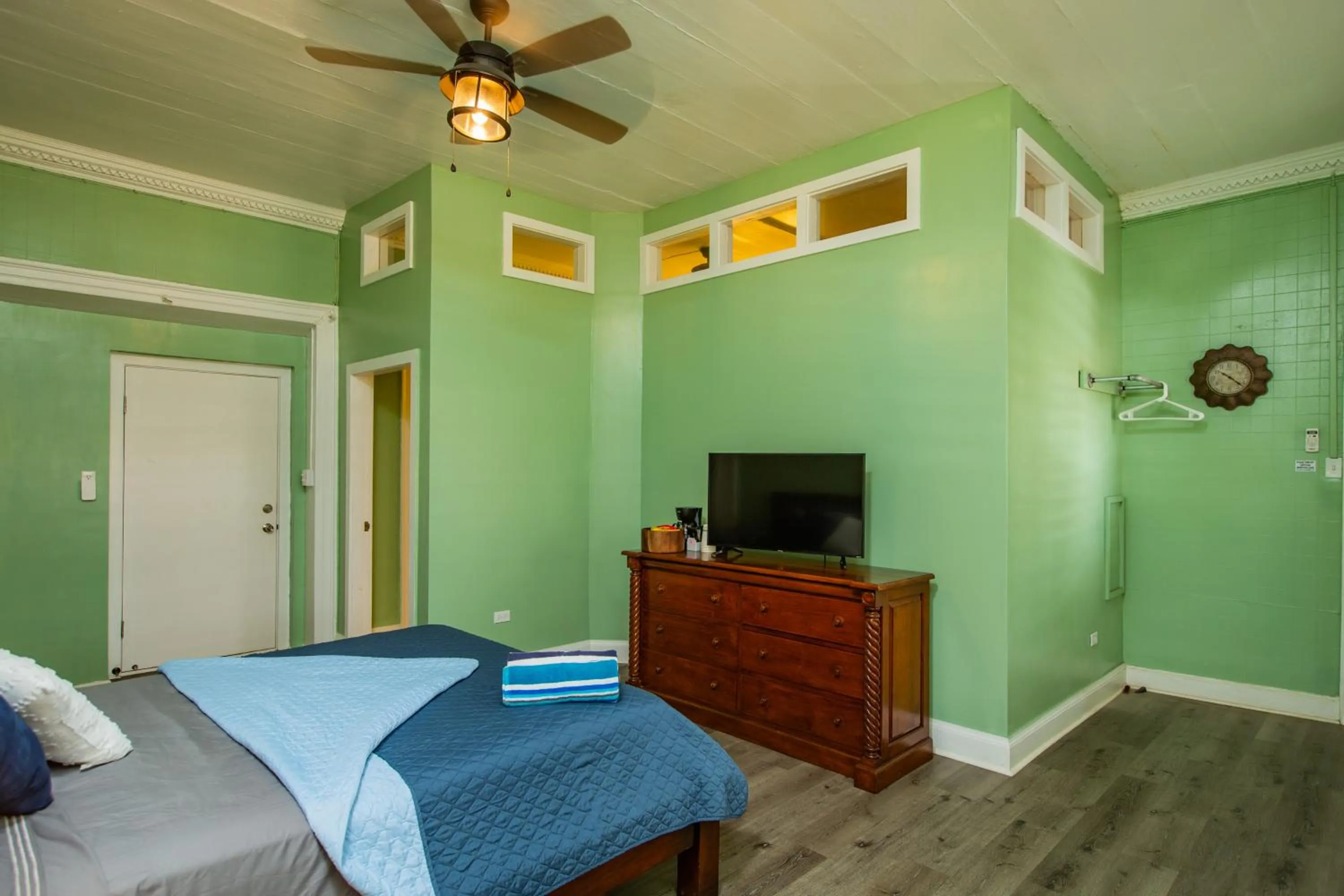 Bedroom, Bed in Victoria House