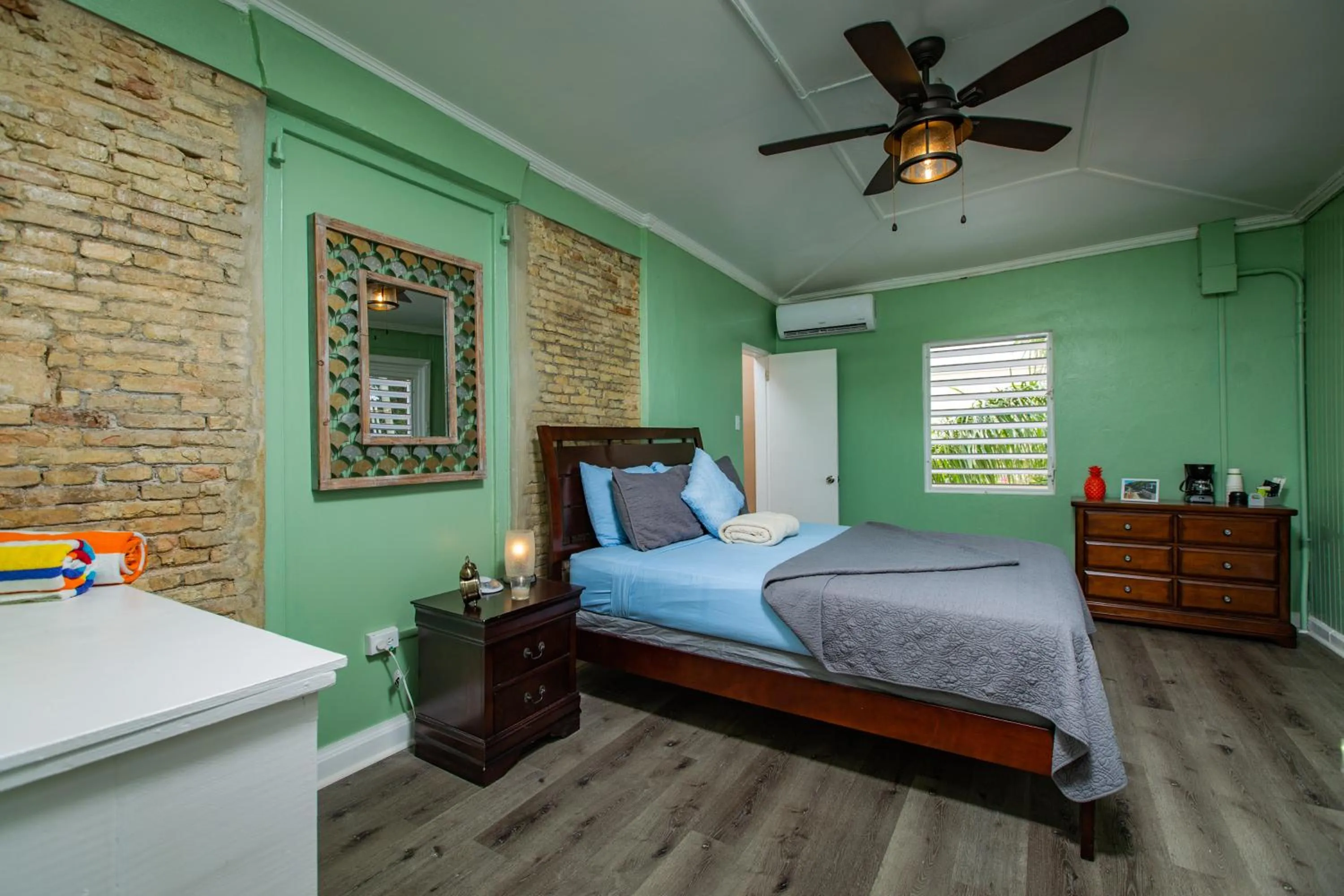 Bedroom, Bed in Victoria House