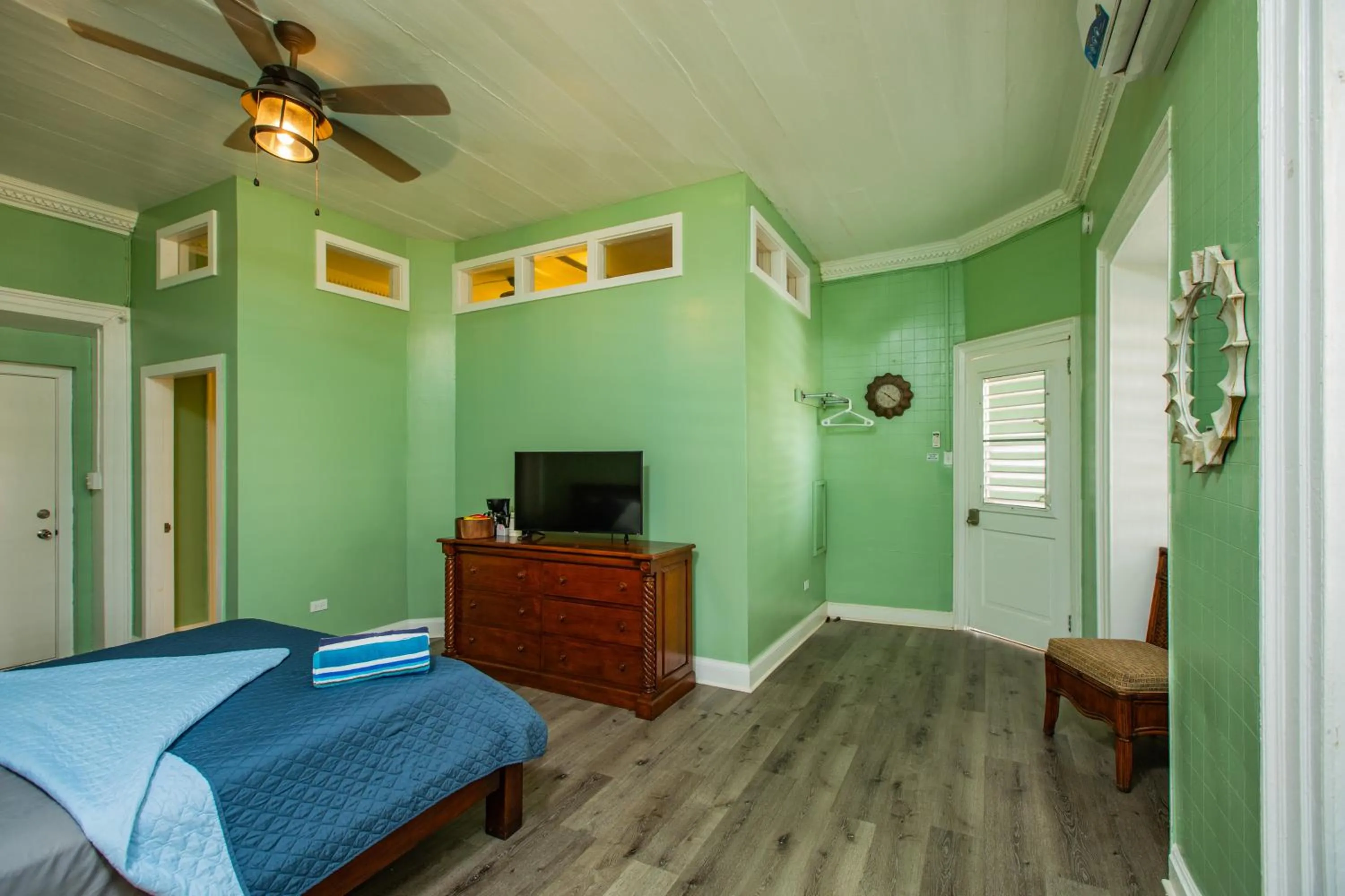 Bedroom, Bed in Victoria House