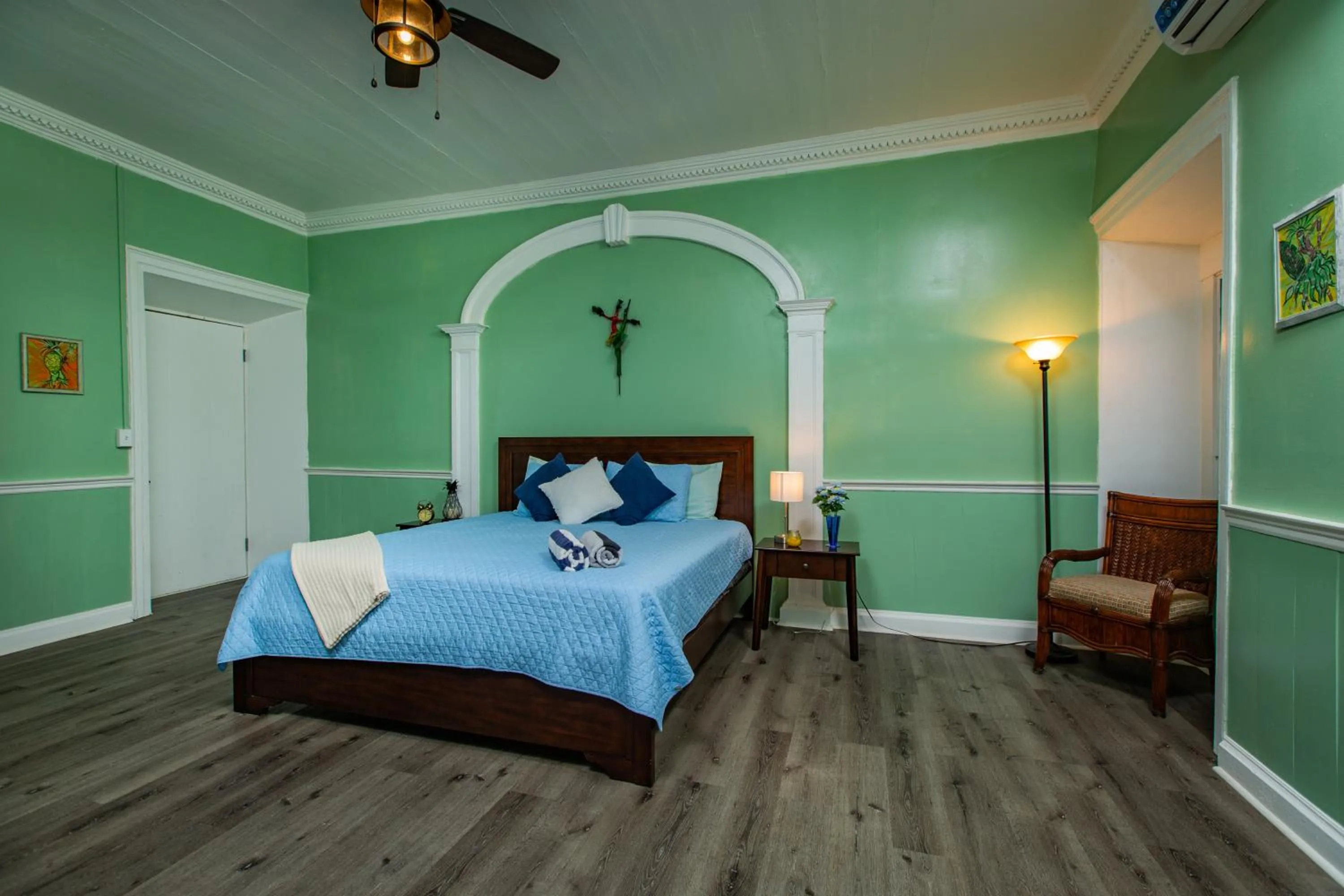 Bedroom, Bed in Victoria House