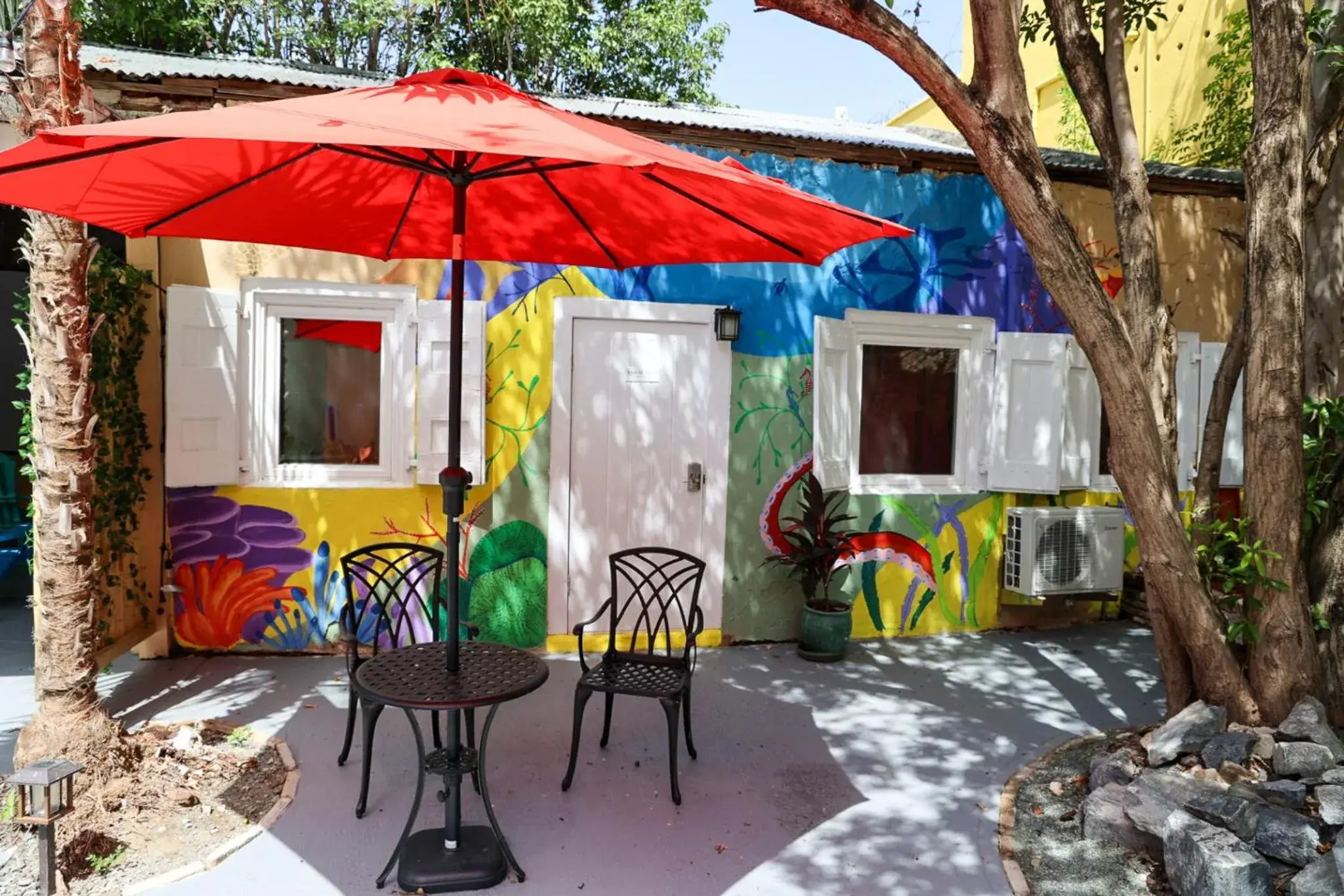 Property building in Victoria House Property building in Victoria House