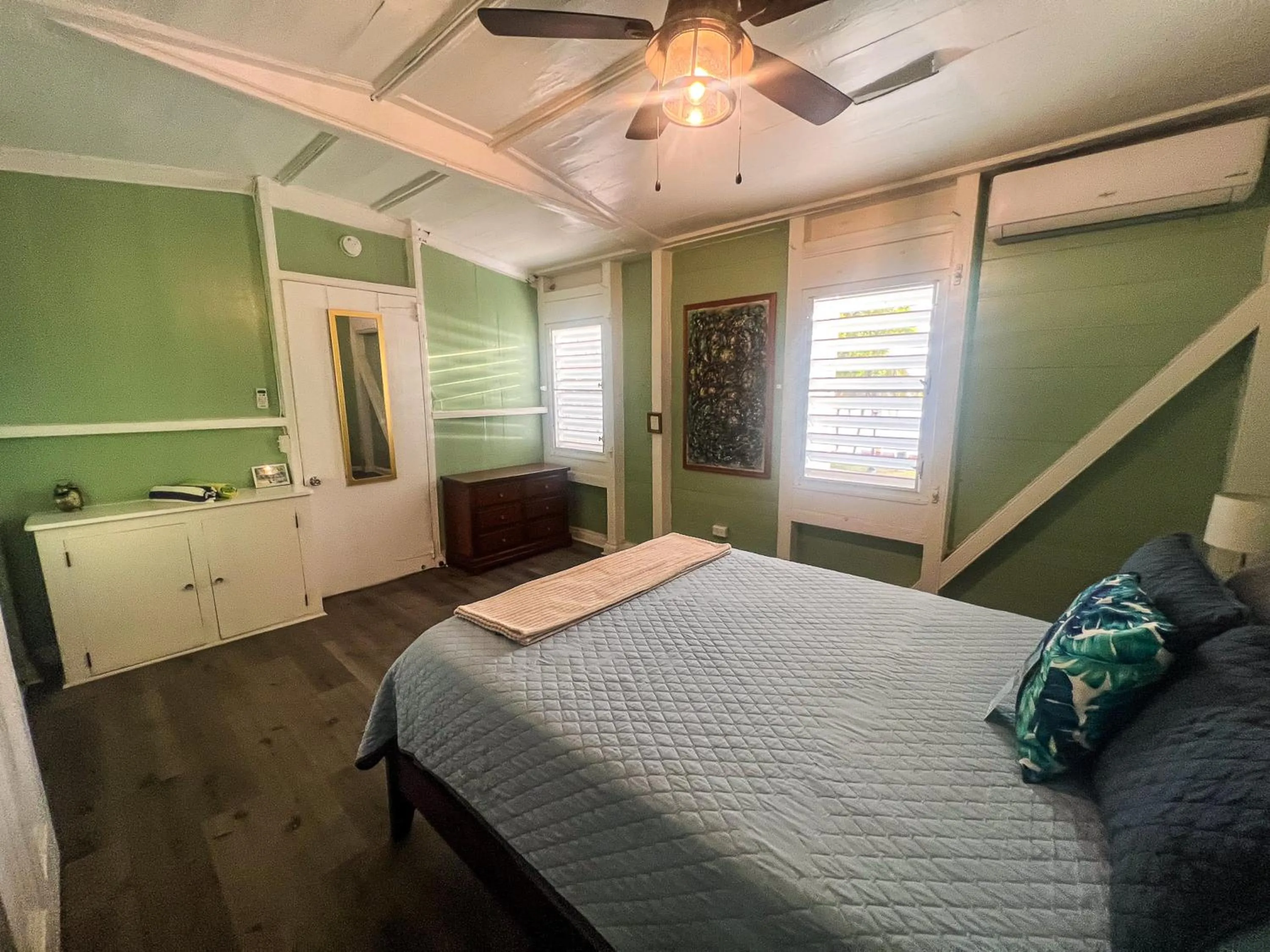 Bedroom, Bed in Victoria House