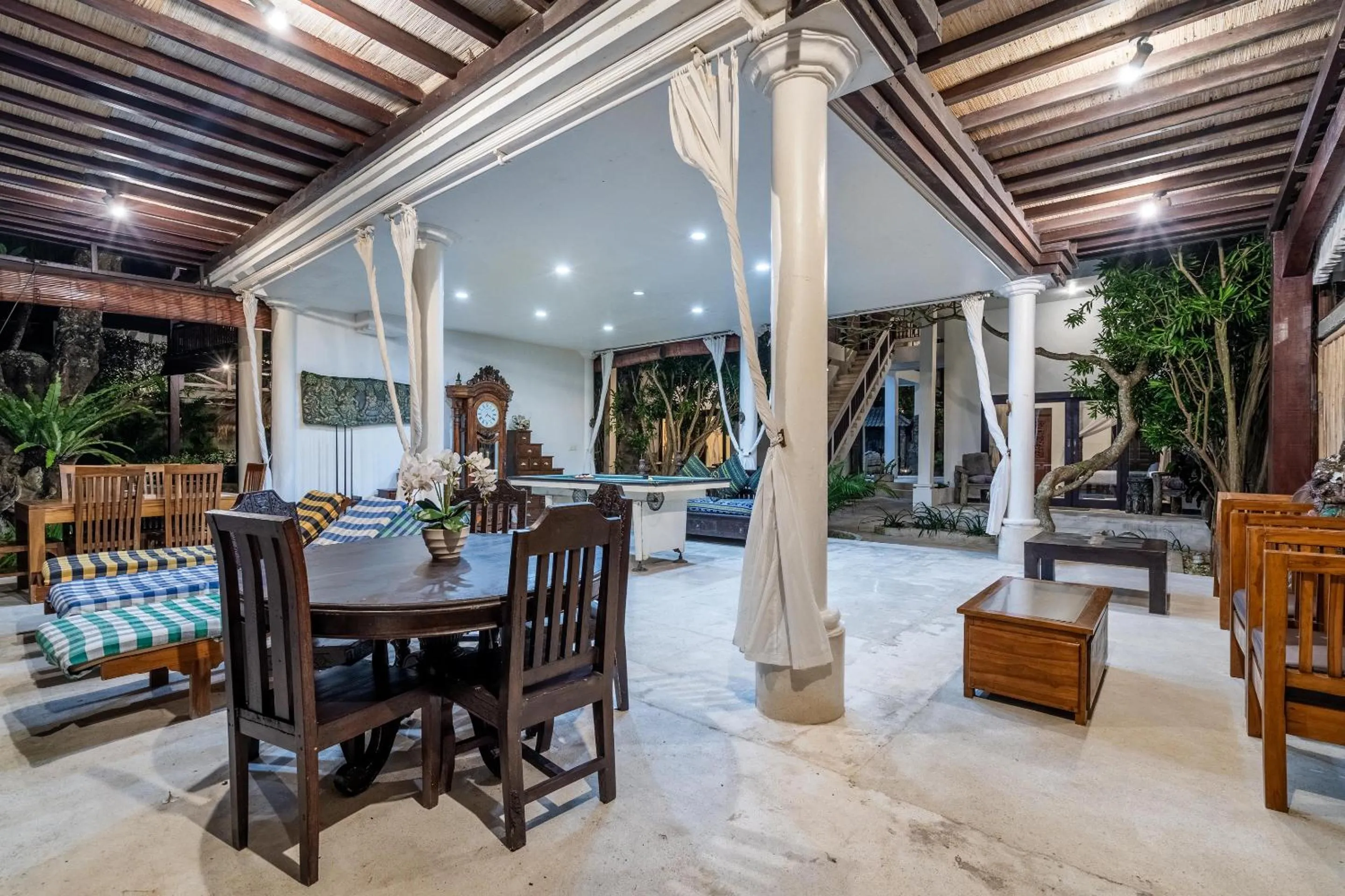 Night in The Village of Angels