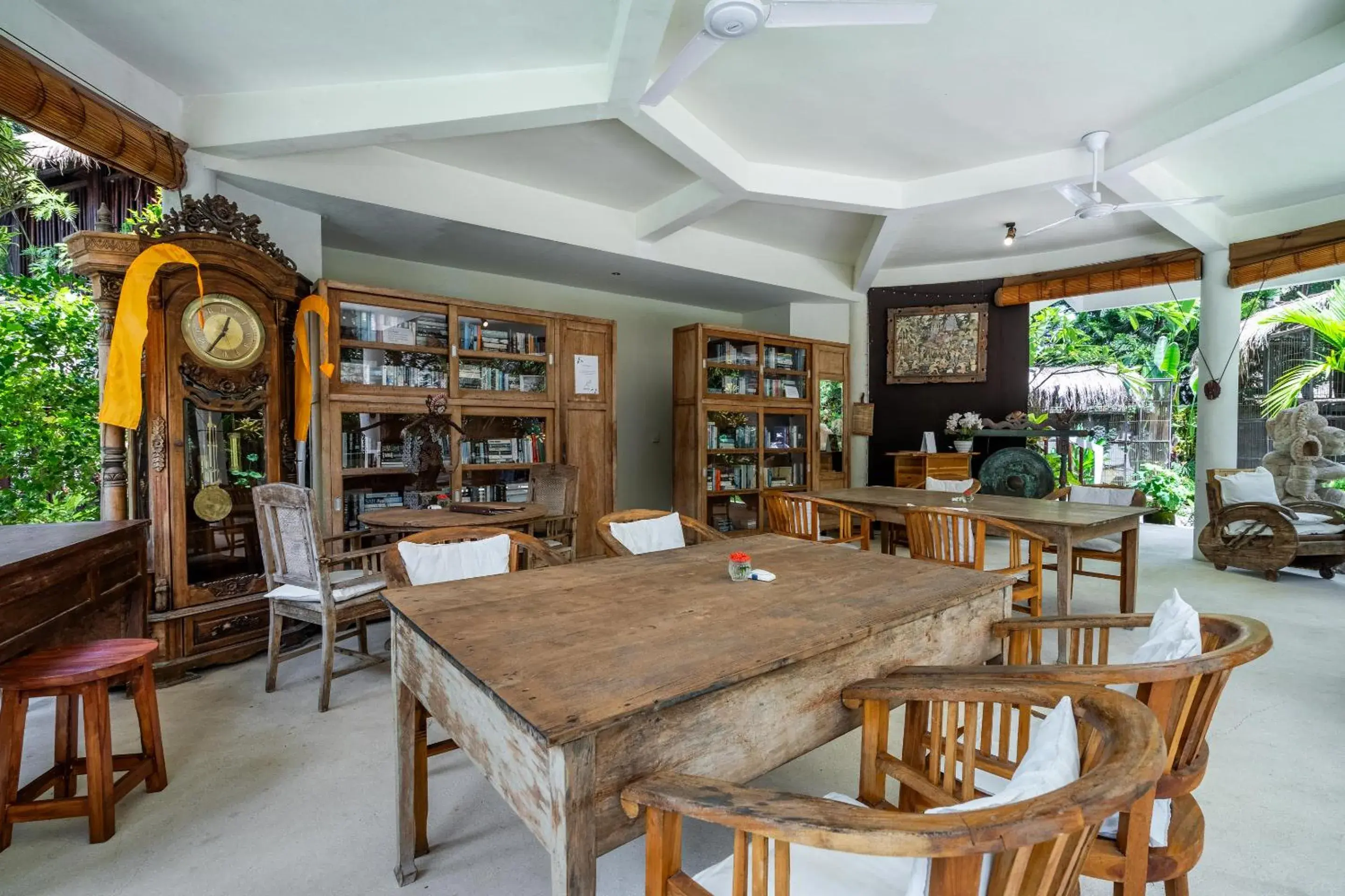 Restaurant/places to eat in The Village of Angels Restaurant/places to eat in The Village of Angels