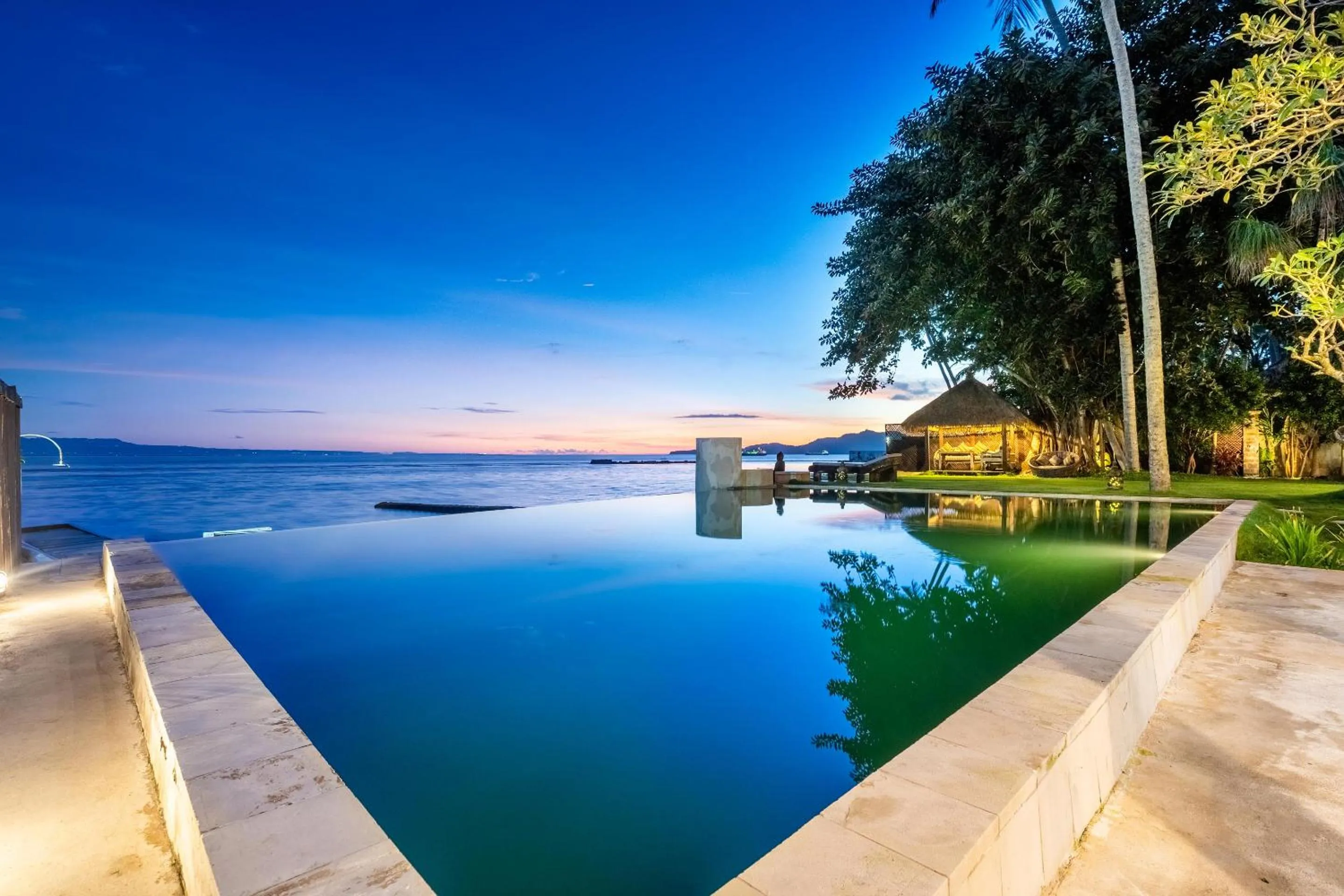 Night in The Village of Angels