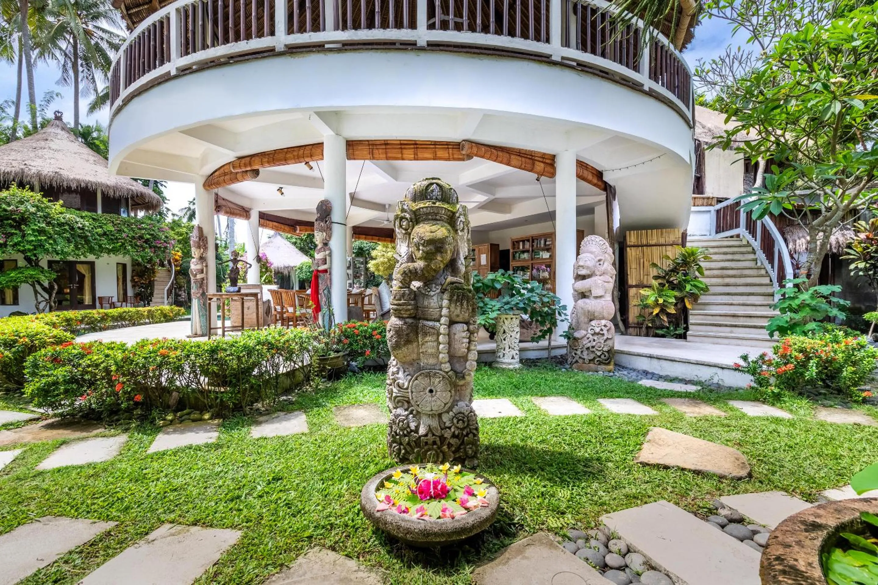 Restaurant/places to eat in The Village of Angels