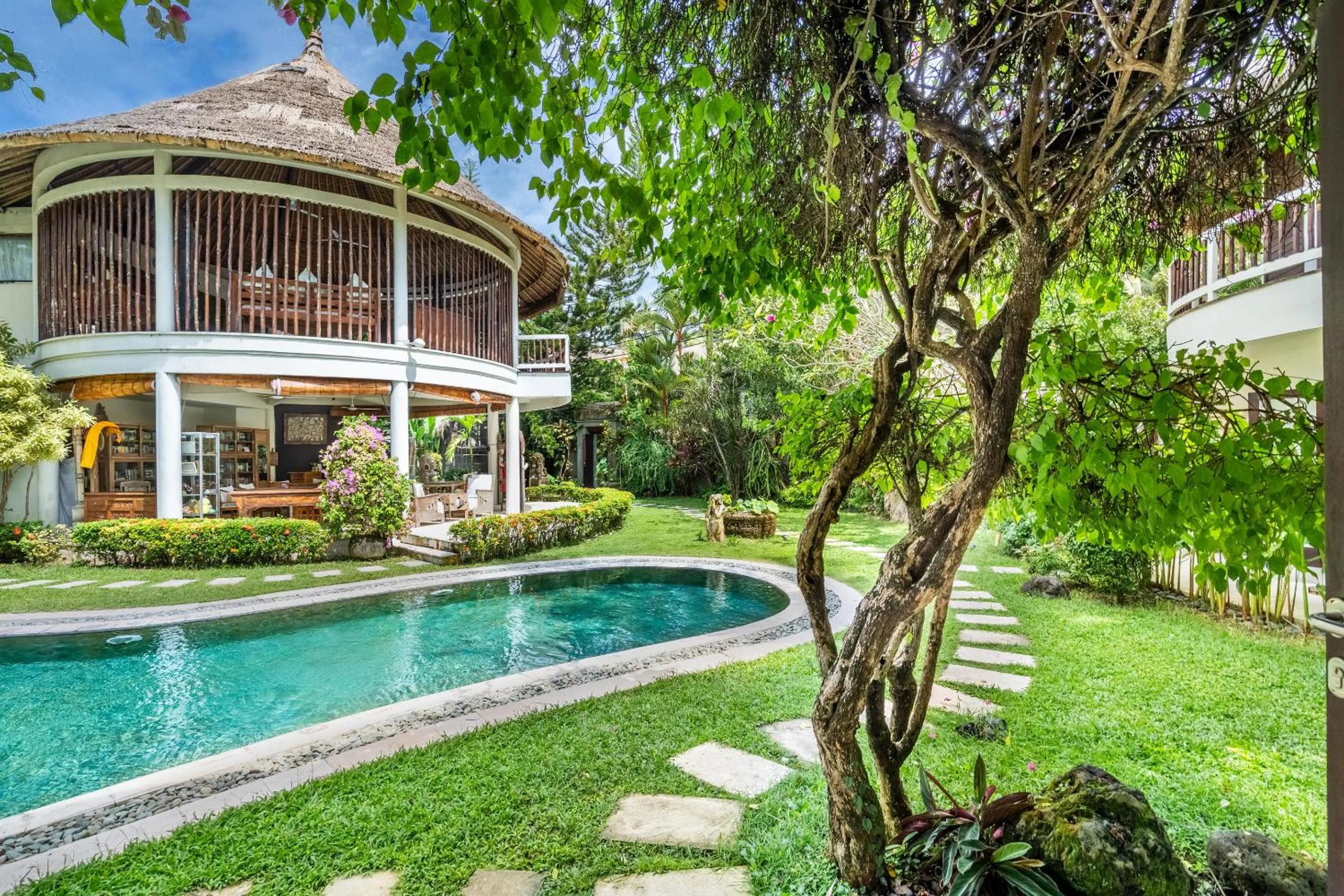 Restaurant/places to eat in The Village of Angels