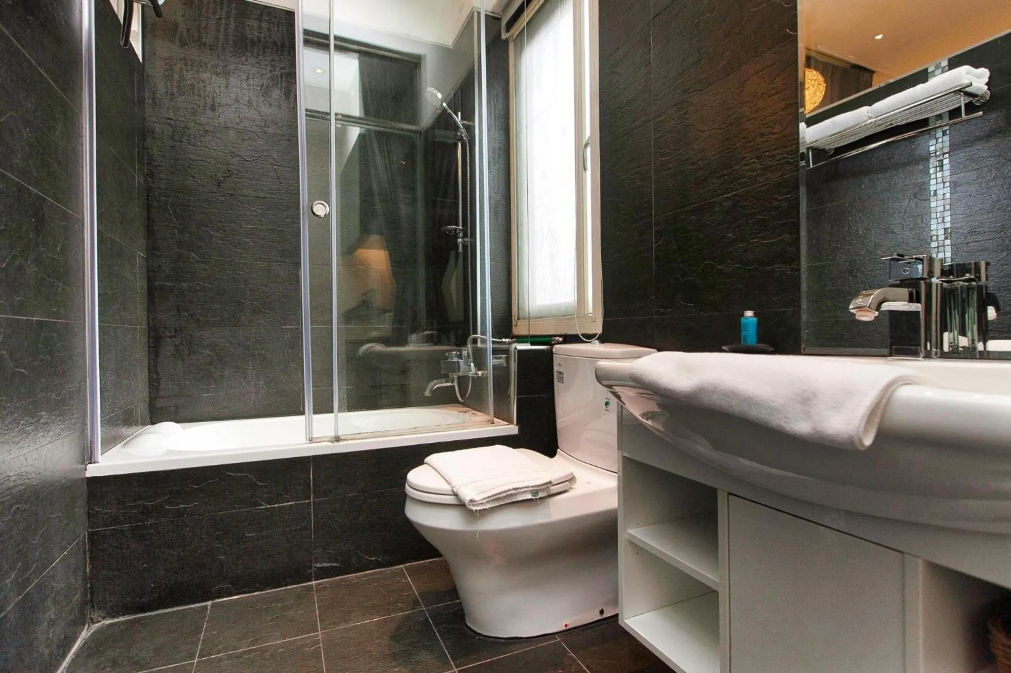 Toilet in Pokara Resort