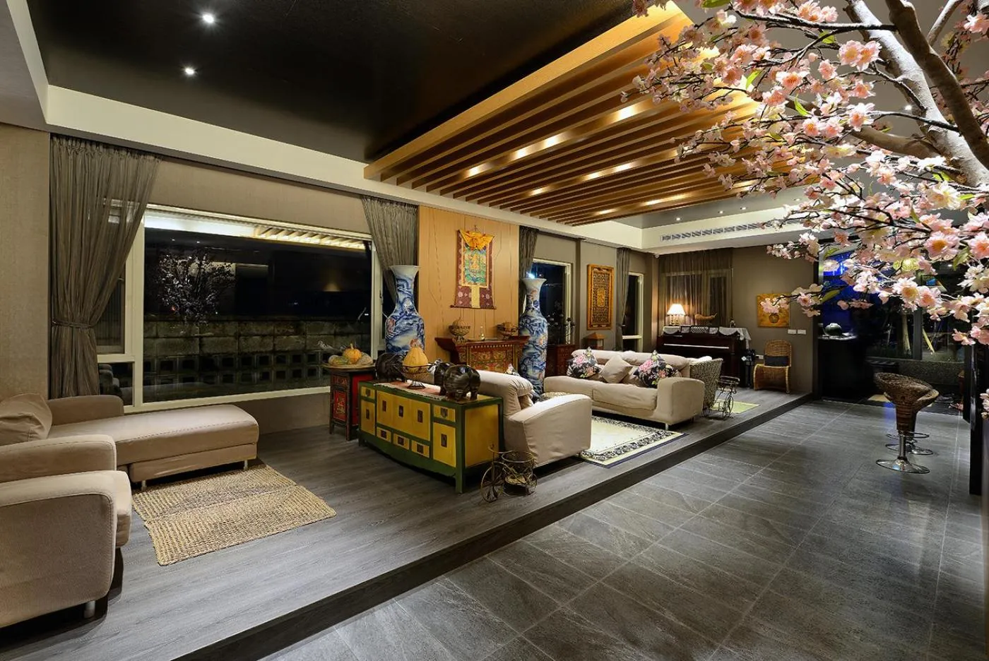 Communal lounge/ TV room in Pokara Resort