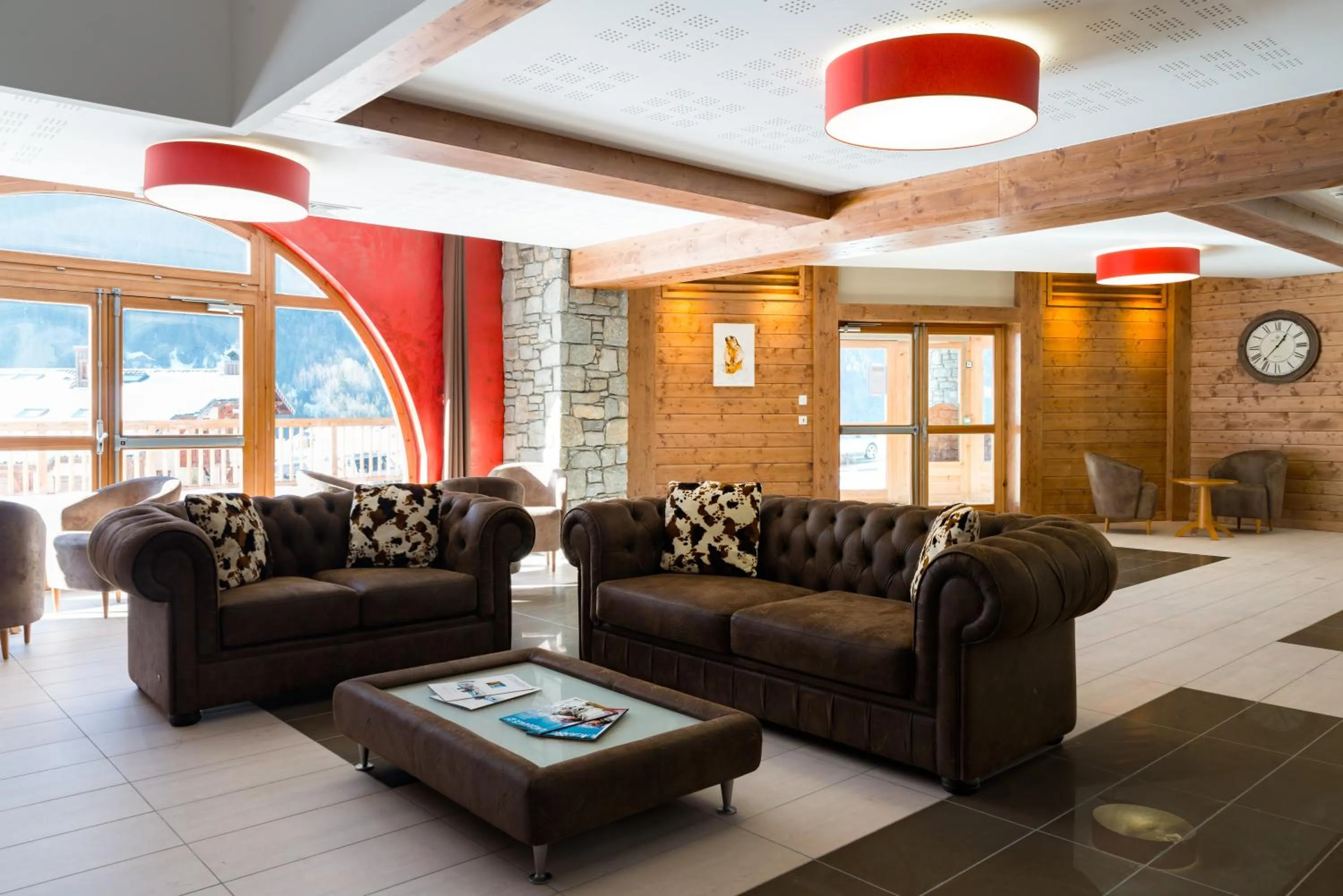 Lobby or reception in Lagrange Vacances Les Hauts de la Vanoise