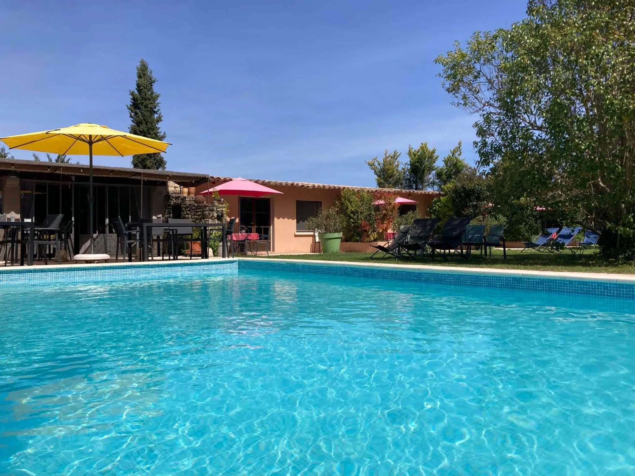 Swimming pool in Mas la Provence