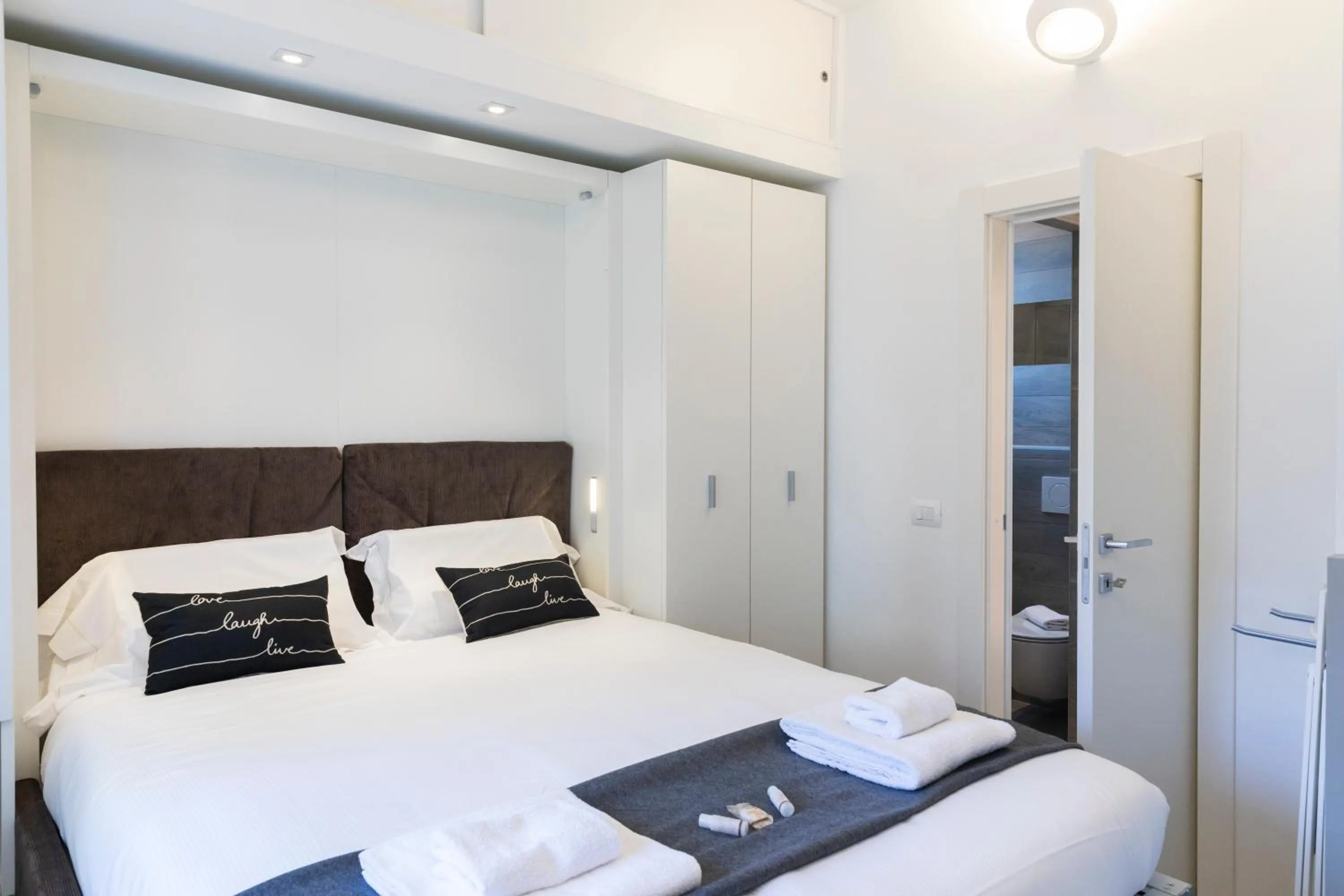 Bathroom, Bed in LA PICCOLA PERLA - Repubblica/Central Station