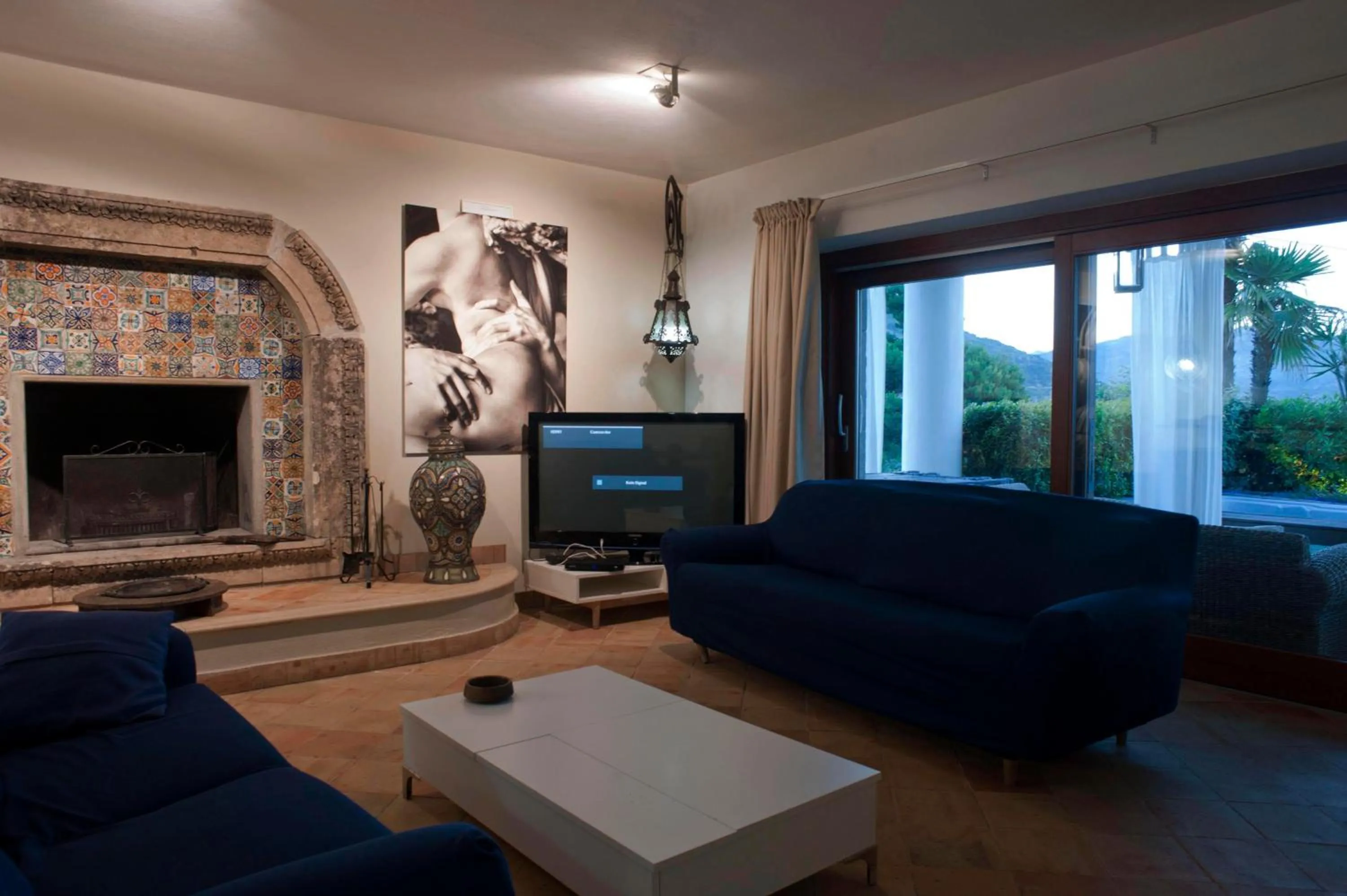 Communal lounge/ TV room in Villa Zagara Garden Spectacular Sea View in Taormina