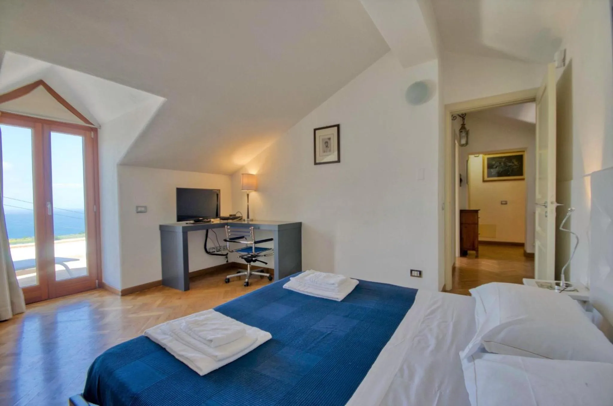 Bed in Villa Zagara Garden Spectacular Sea View in Taormina