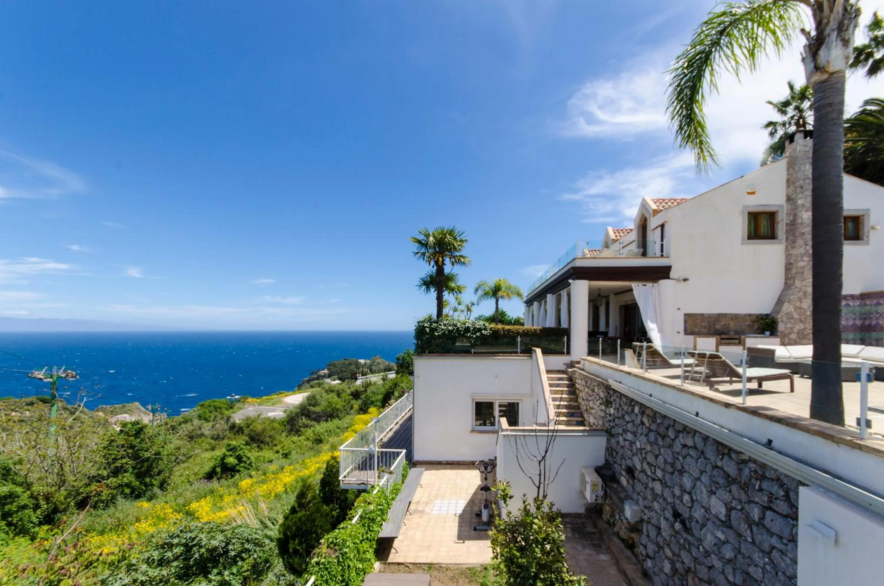 Sea view in Villa Zagara Garden Spectacular Sea View in Taormina