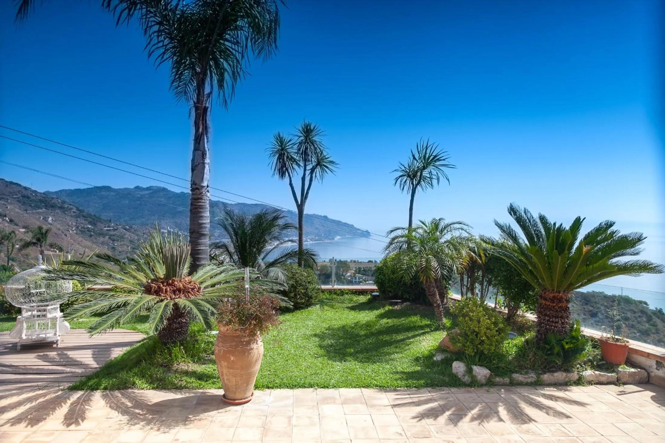 Garden in Villa Zagara Garden Spectacular Sea View in Taormina