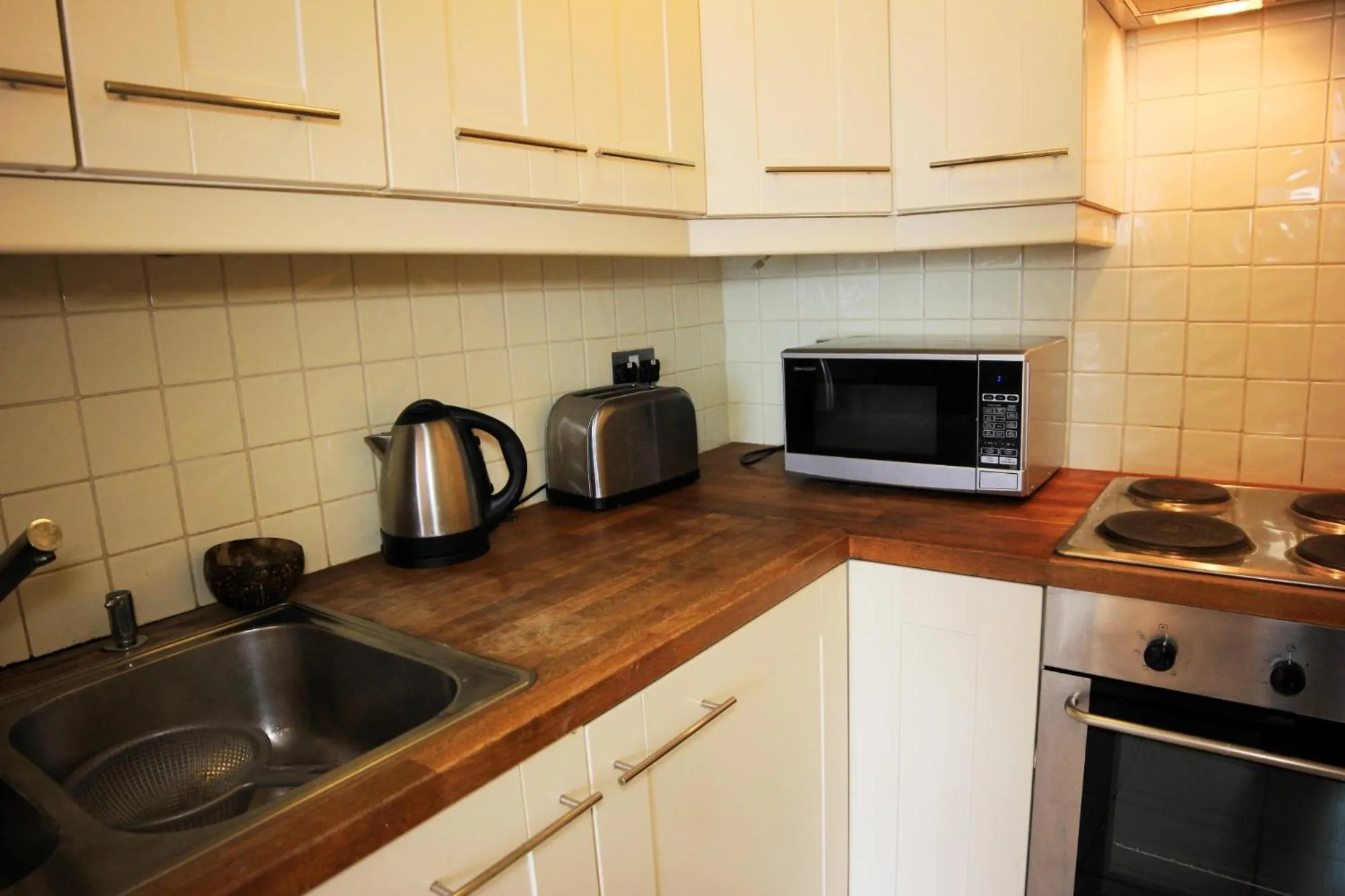 Kitchen or kitchenette in Prince Arthur