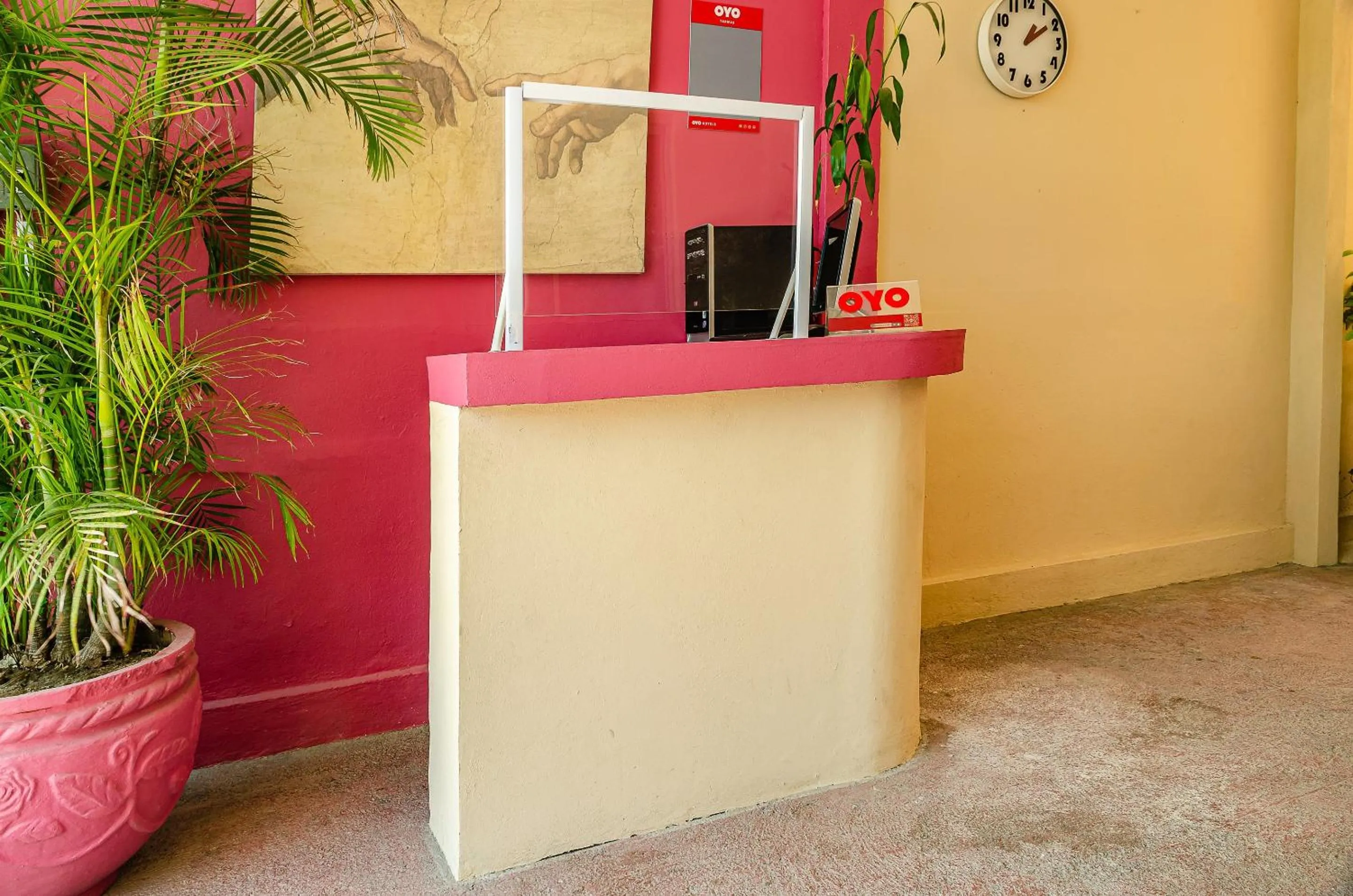 Lobby or reception in OYO Hotel Cabo Del Sur, Cabo San Lucas