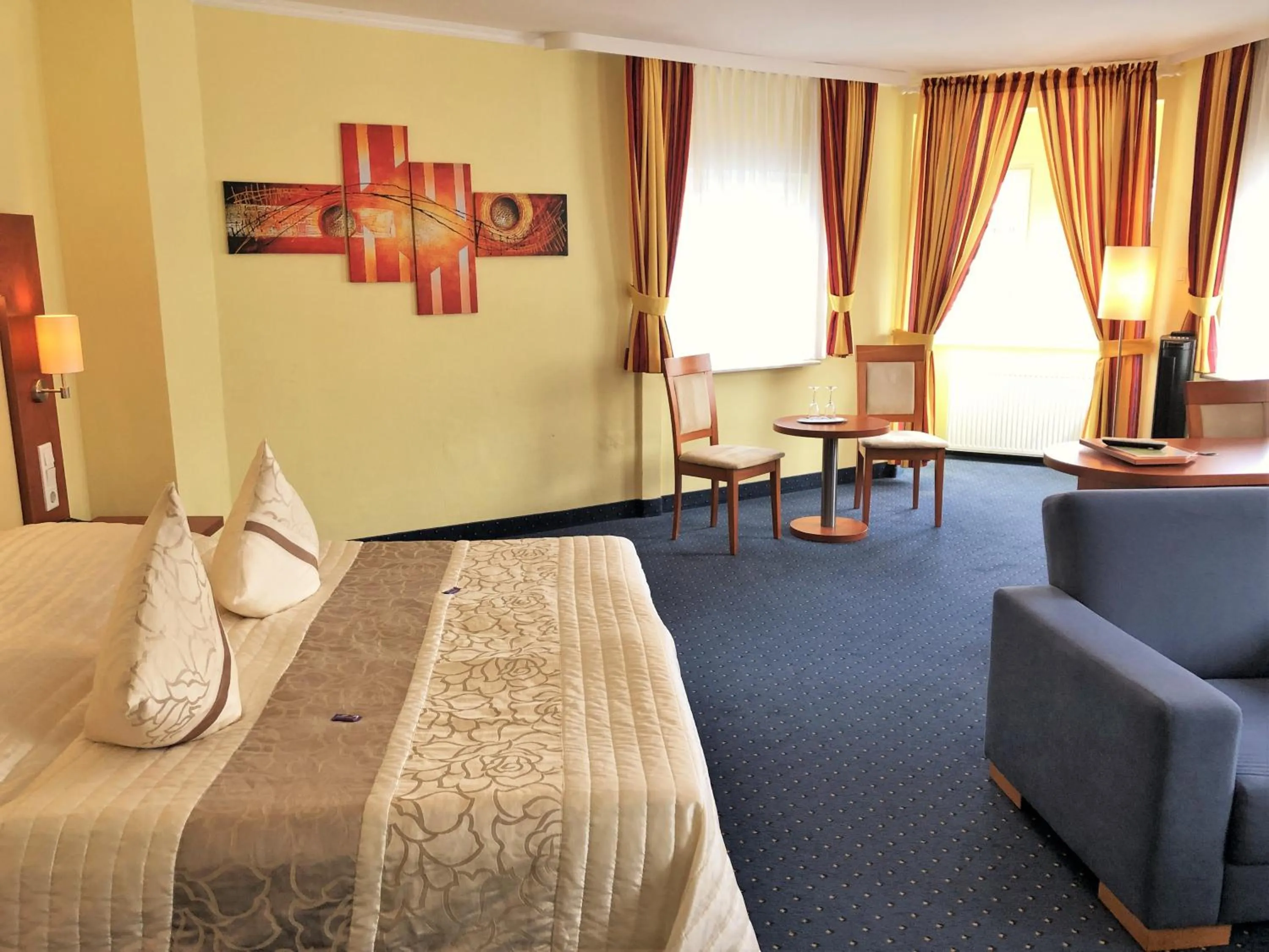 Photo of the whole room, Bed in Park Hotel Rüdesheim