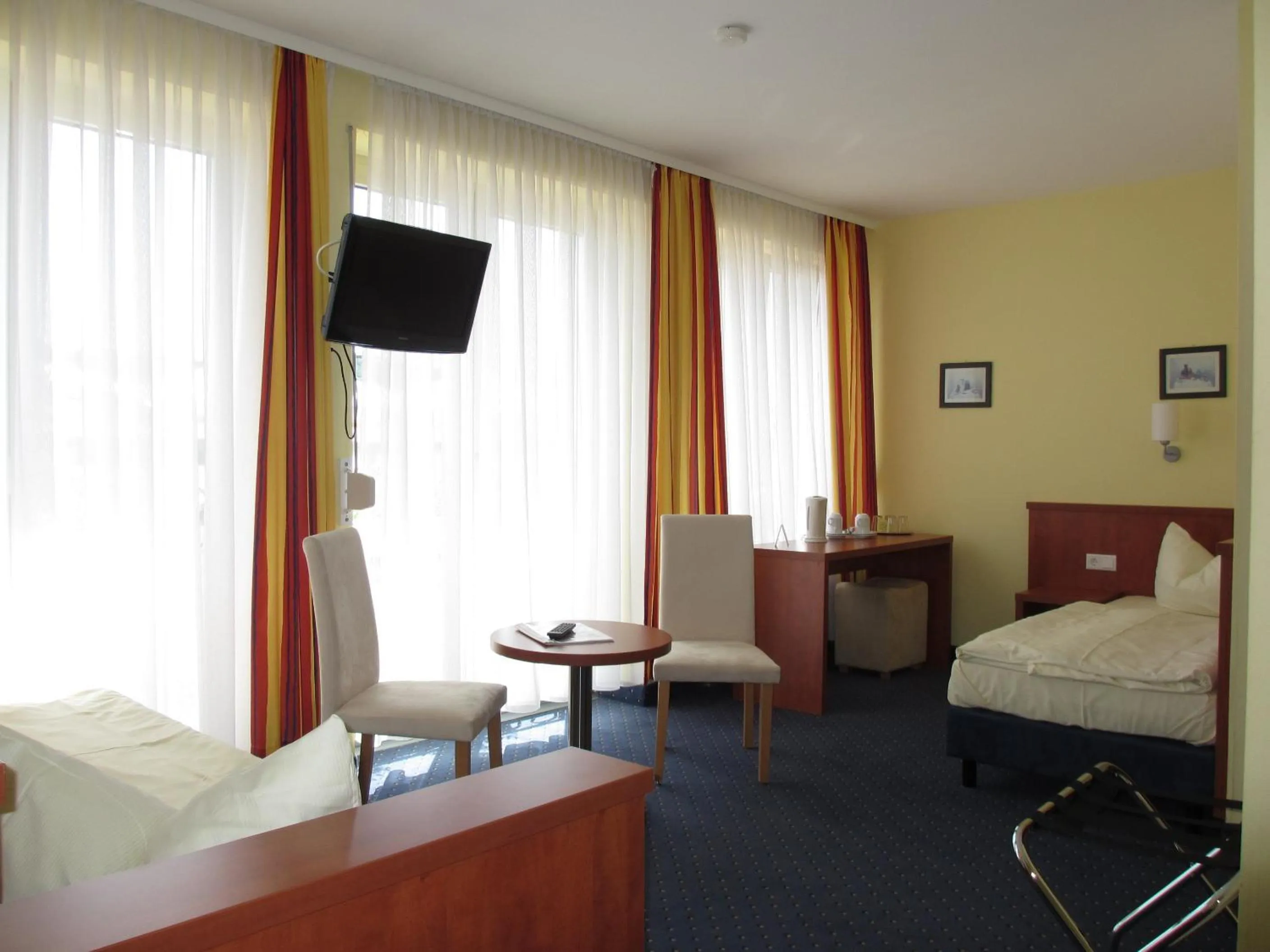 Photo of the whole room, Bed in Park Hotel Rüdesheim