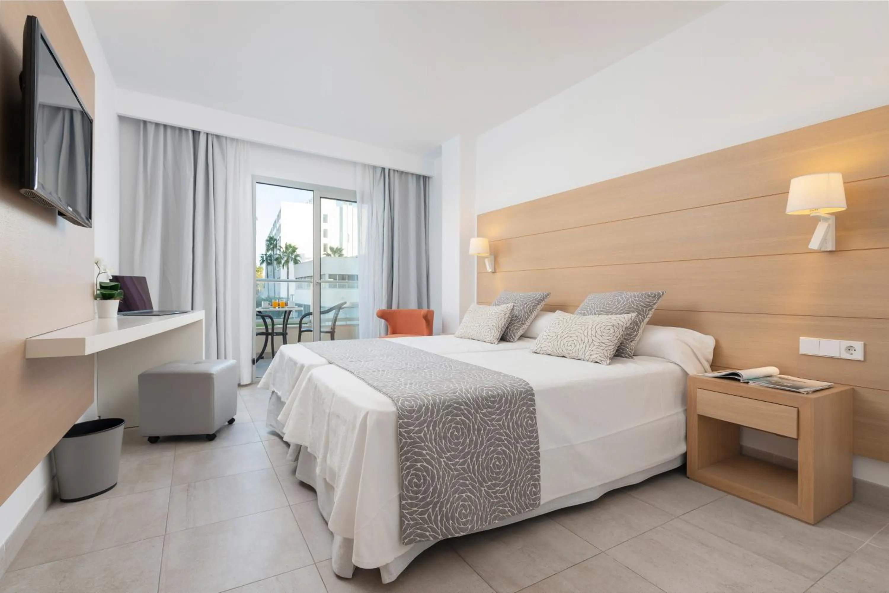 Photo of the whole room, Bed in Trendhotel Alcudia - Adults Only