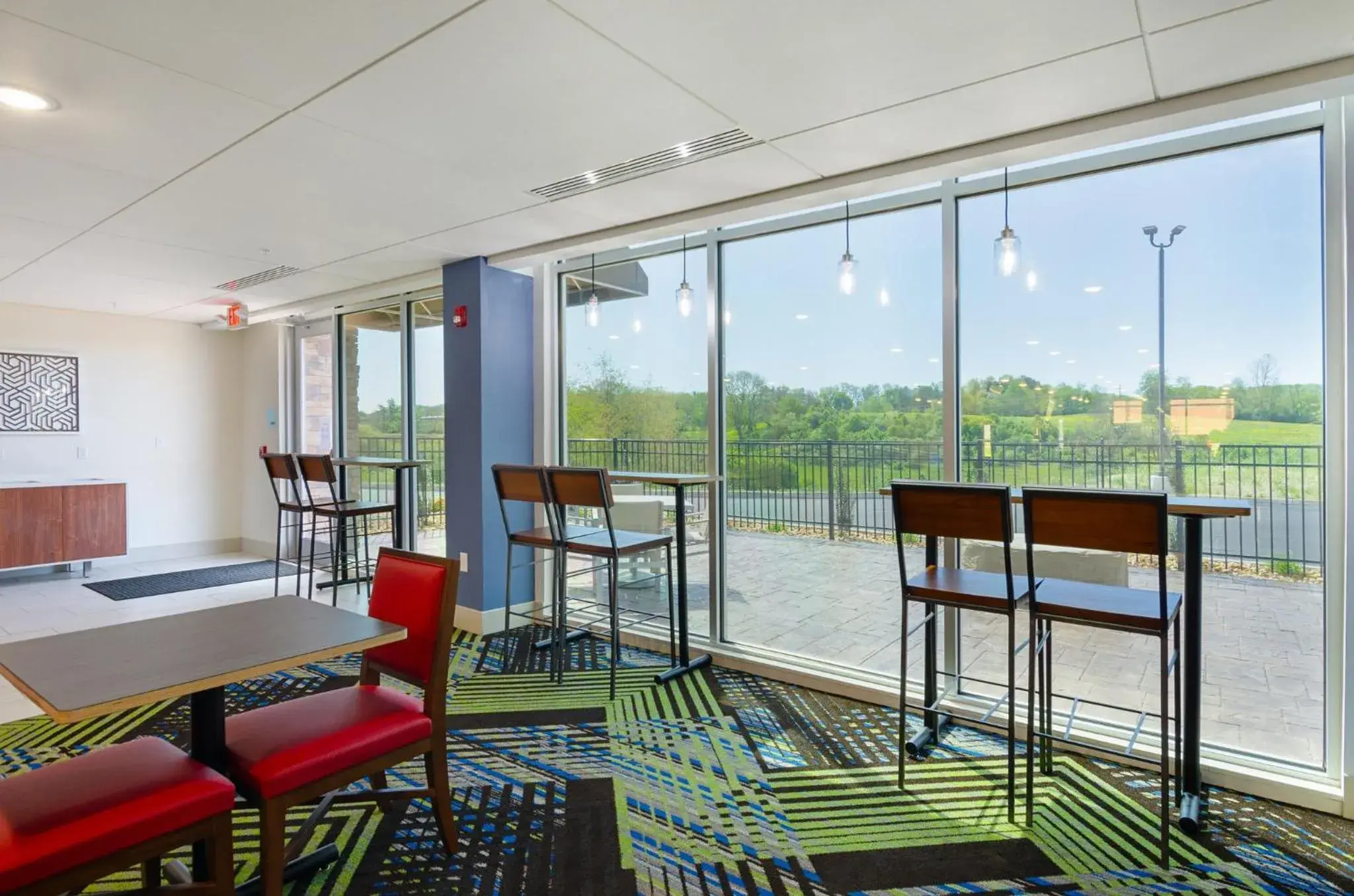 Property building in Holiday Inn Express & Suites - Abingdon by IHG Property building in Holiday Inn Express & Suites - Abingdon by IHG