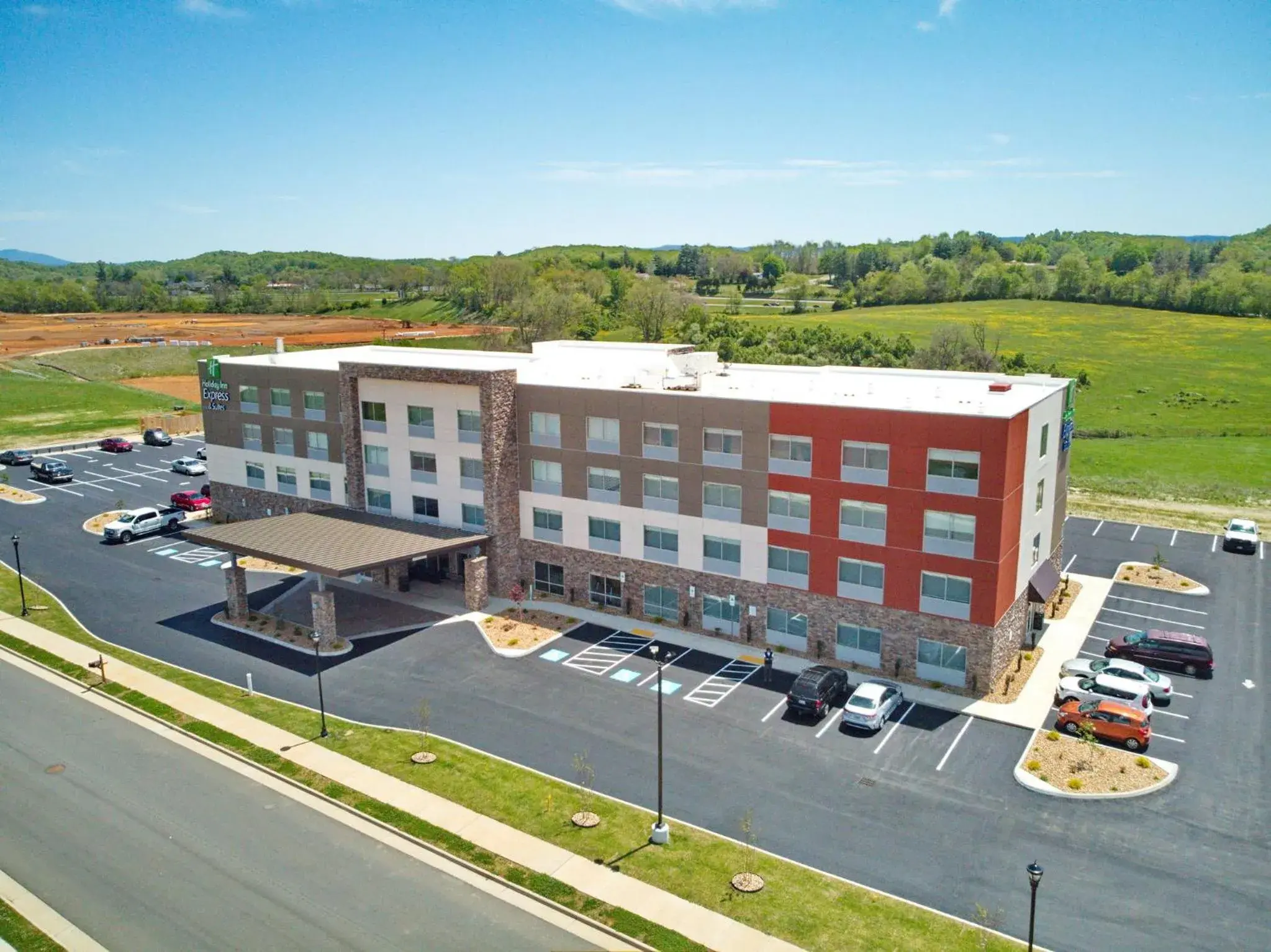 Property building in Holiday Inn Express & Suites - Abingdon by IHG Property building in Holiday Inn Express & Suites - Abingdon by IHG