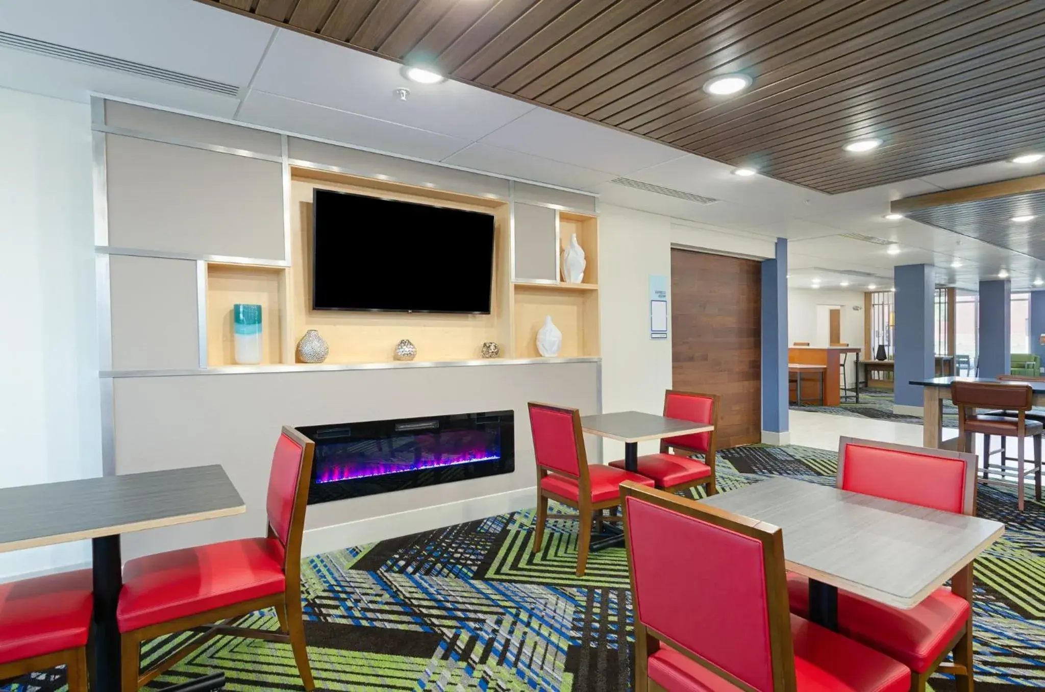 Breakfast in Holiday Inn Express & Suites - Abingdon by IHG Breakfast in Holiday Inn Express & Suites - Abingdon by IHG