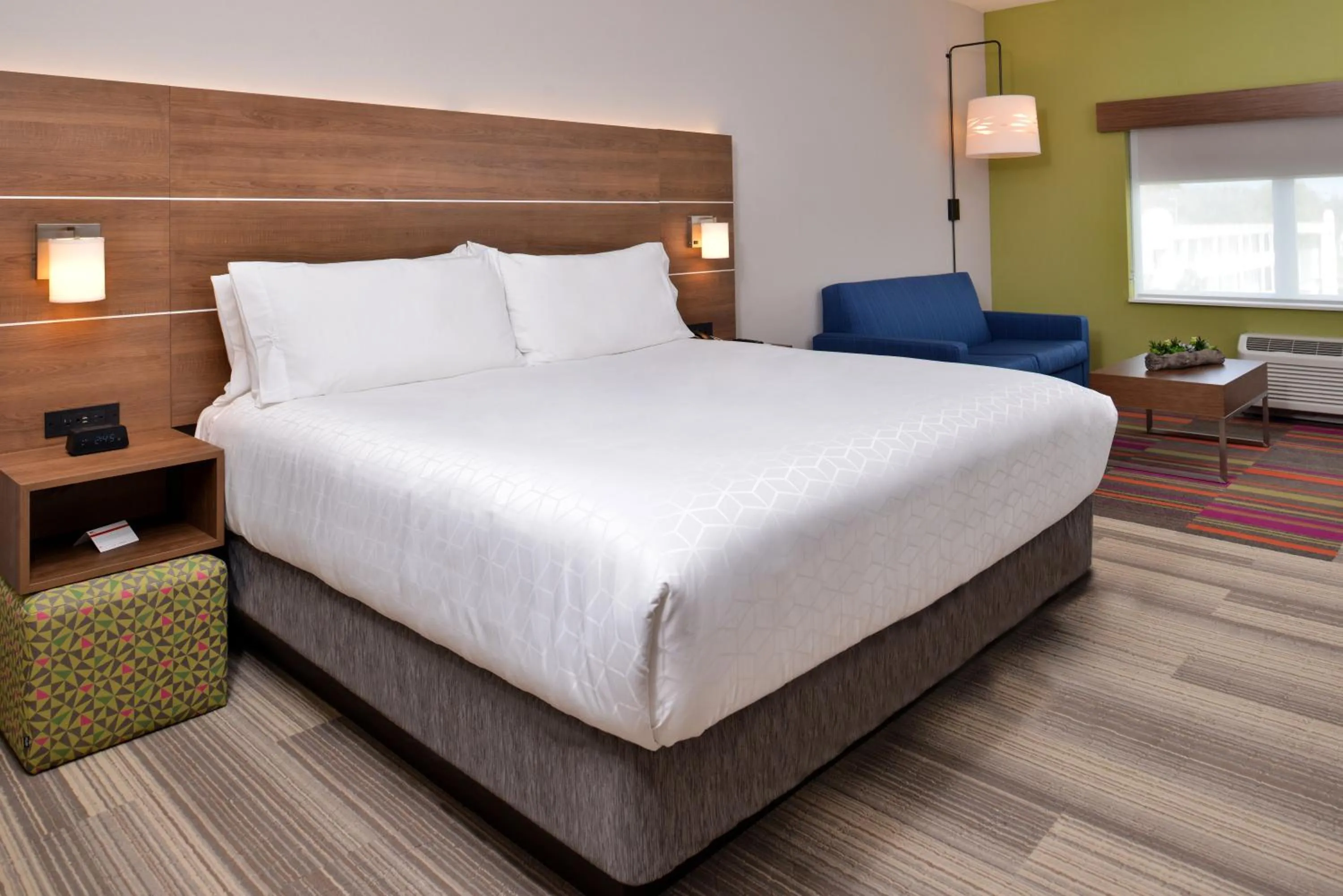 Photo of the whole room, Bed in Holiday Inn Express & Suites - Wildwood - The Villages by IHG