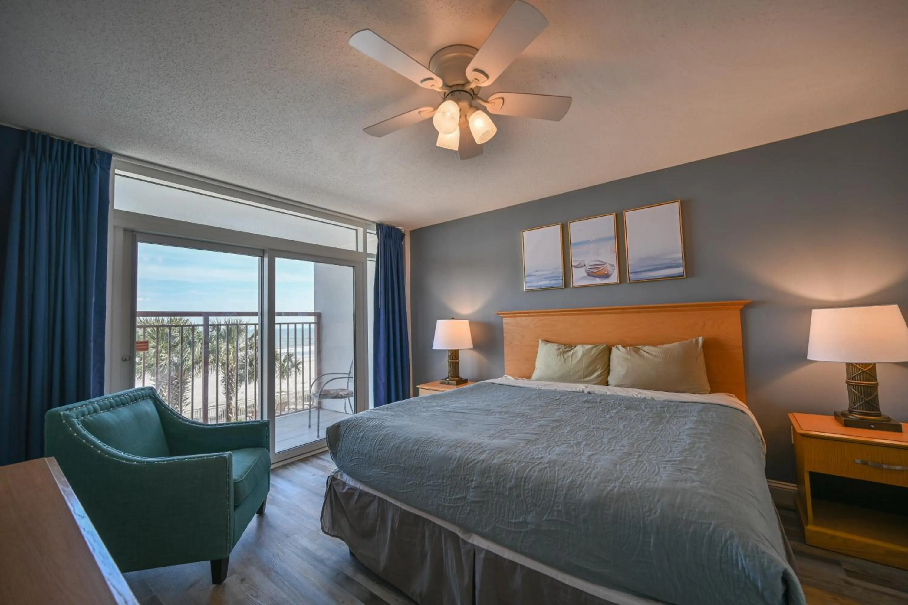 Bed in A Piece of Paradise, Newly Renovated