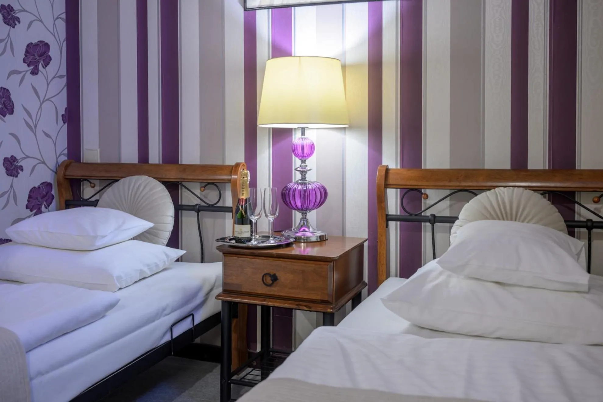 Bed in Żabi Dwór - HOTEL - RESTAURACJA - SPA