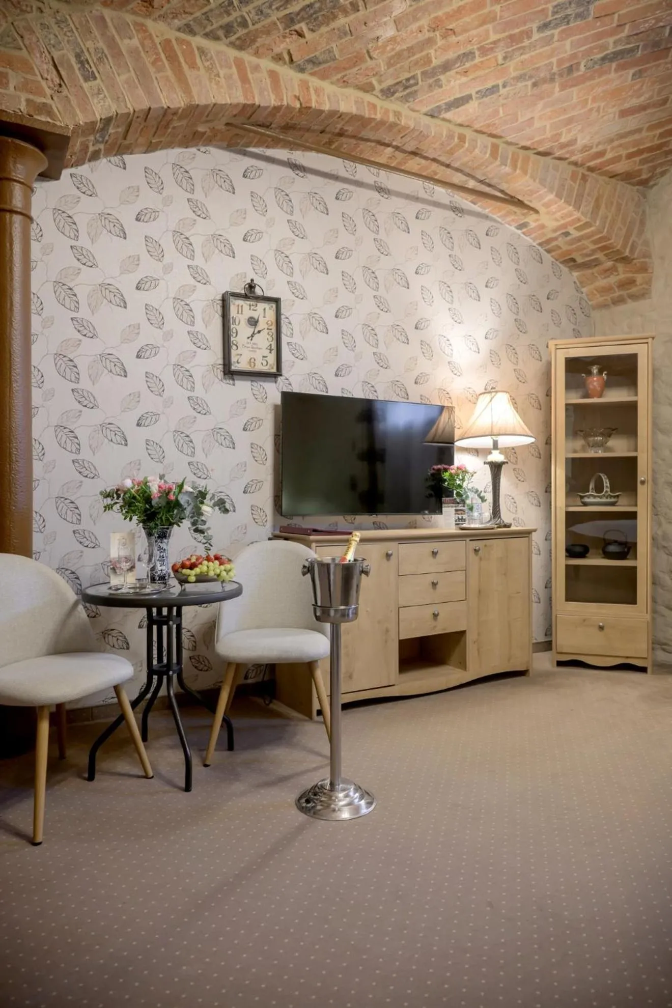 Żabi Dwór - HOTEL - RESTAURACJA - SPA