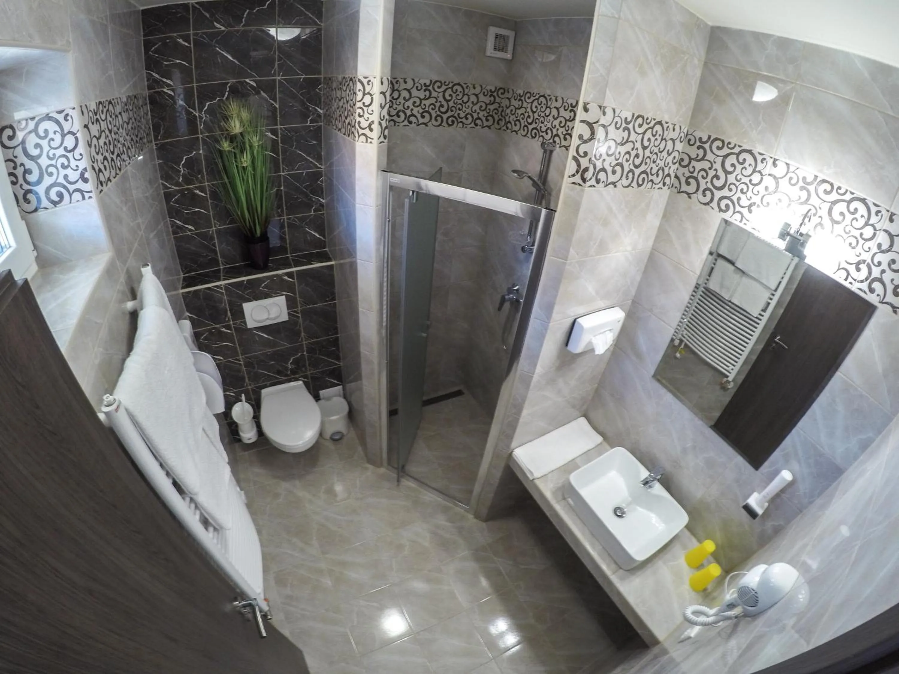 Bathroom in Főnix Apartman