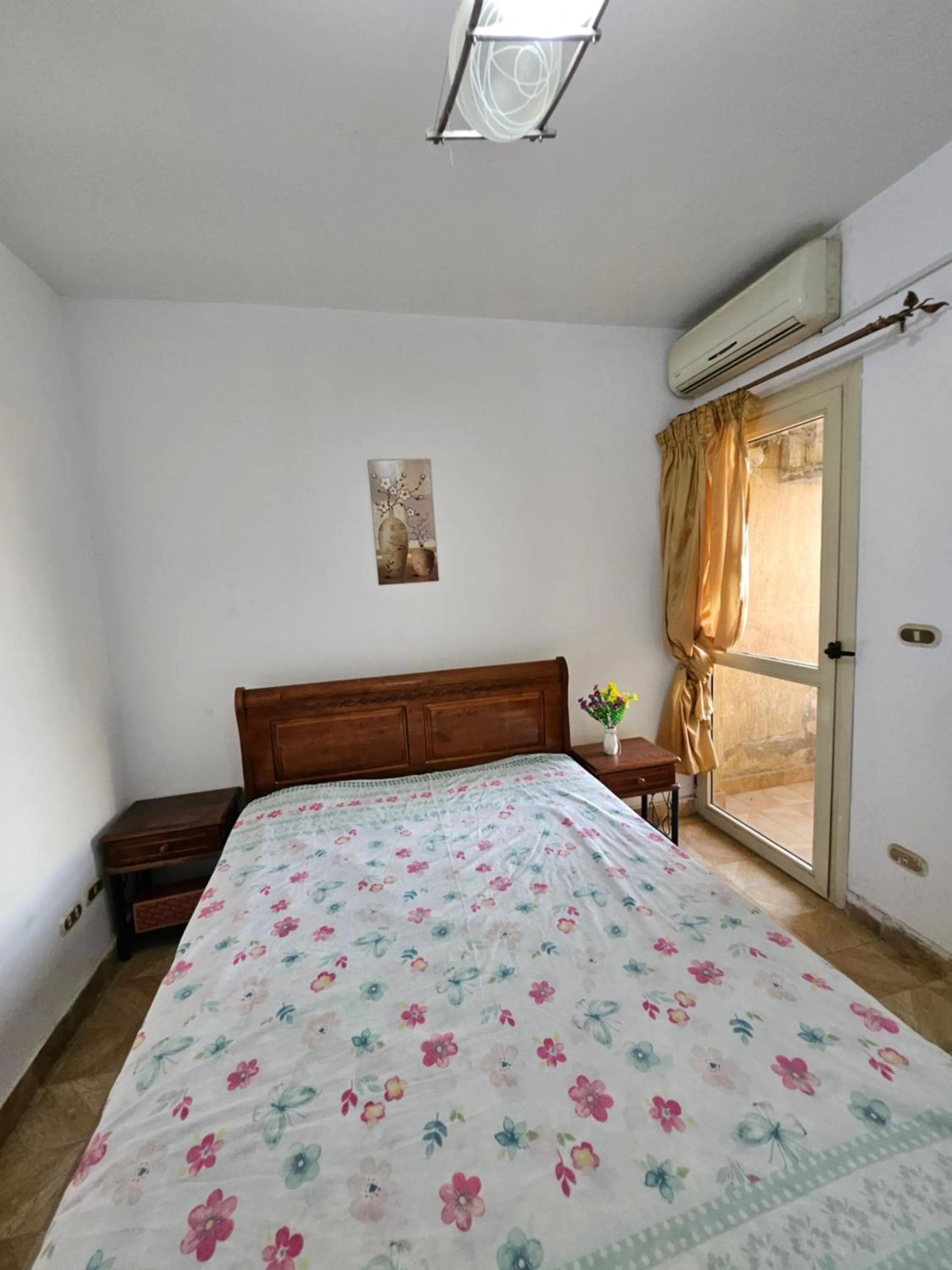 Bed in Flat in Royal Plaza Alexandria in front of El Montazah garden