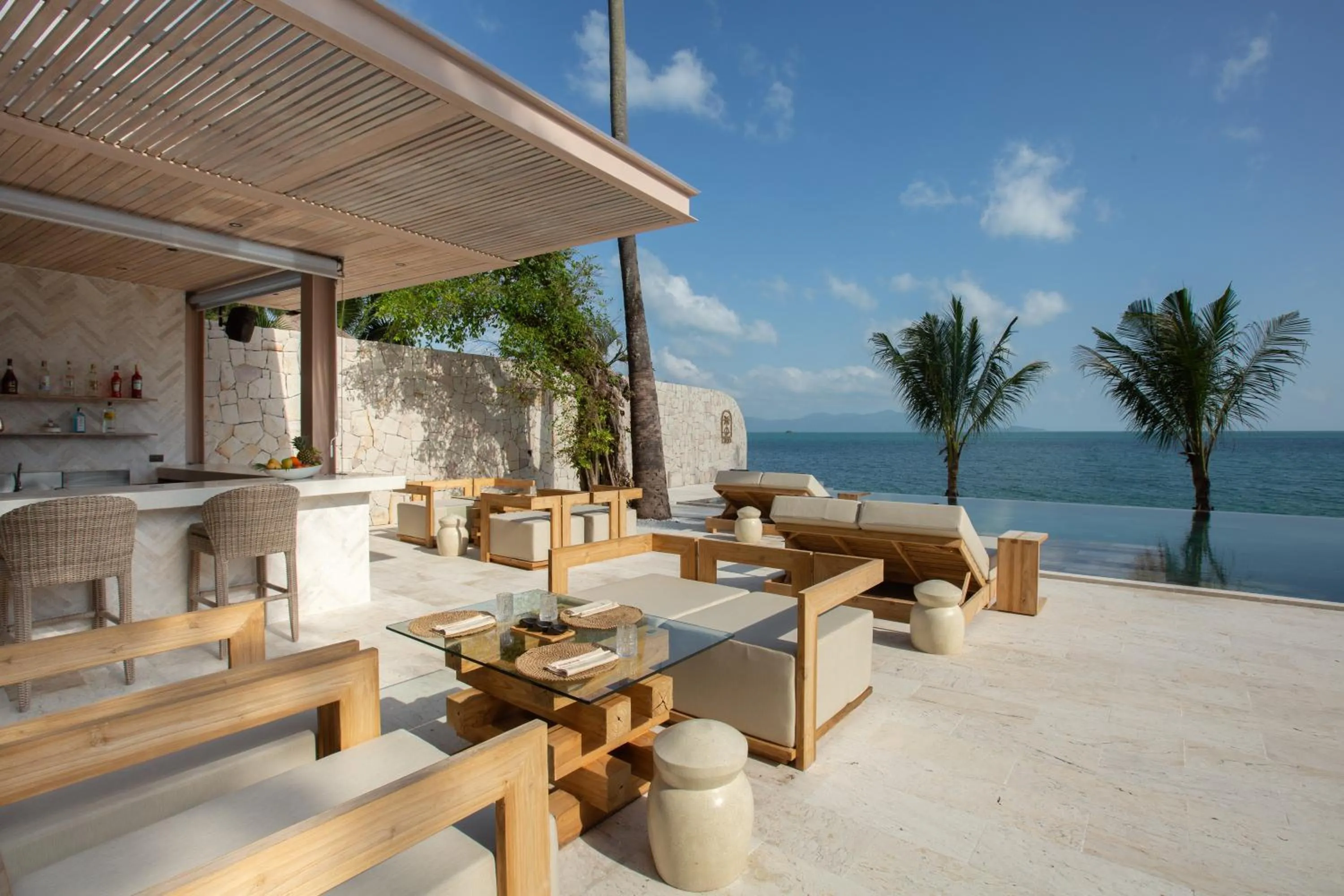 Lounge or bar in Cielo Boutique Hotel & Spa Samui
