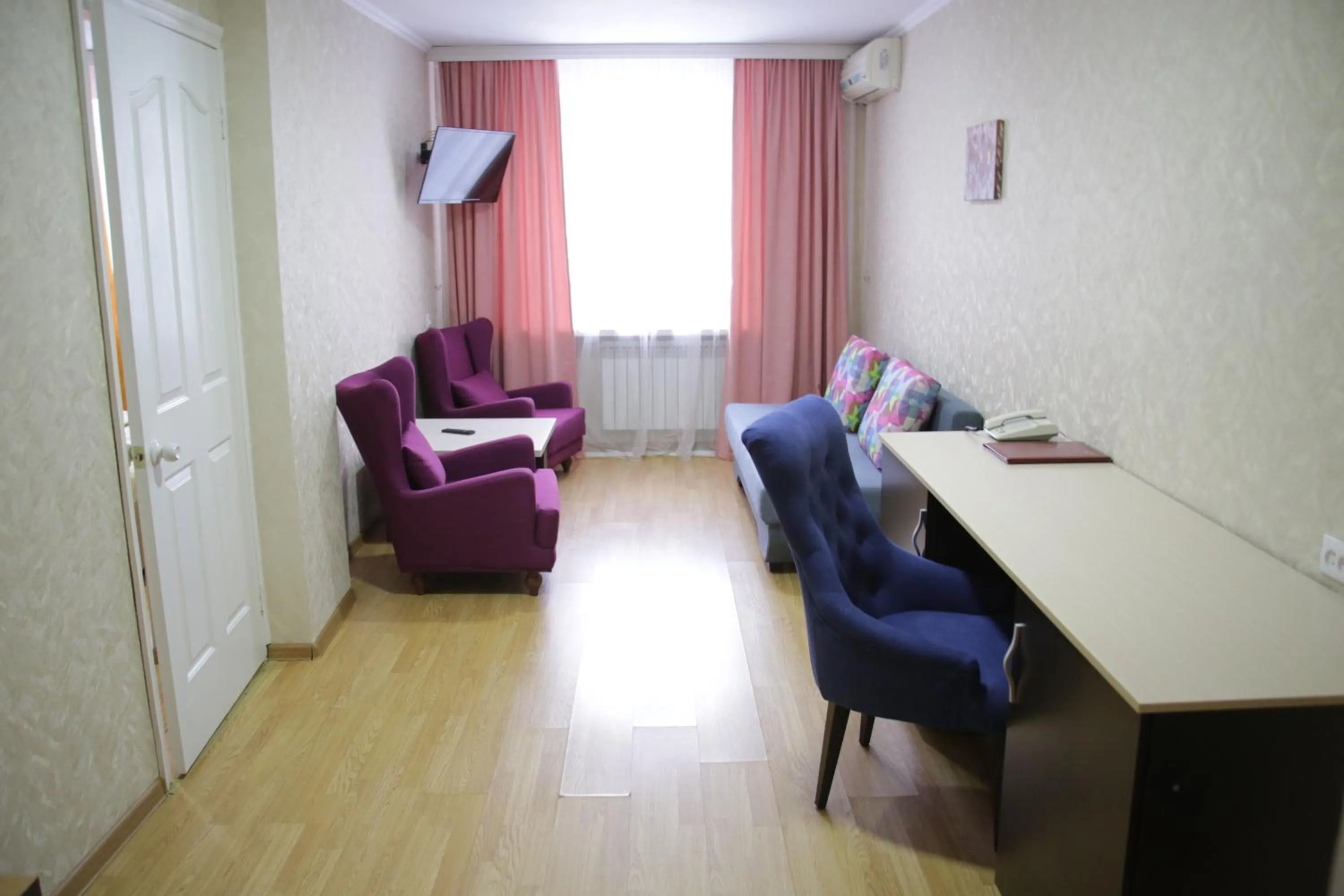 City Hotel