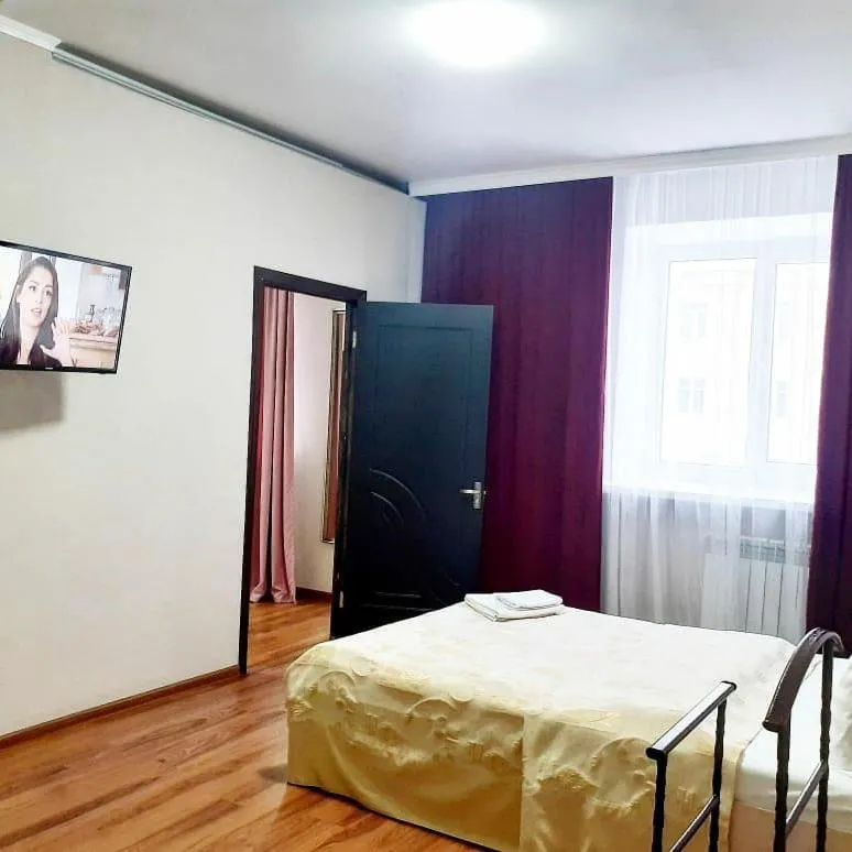 Photo of the whole room, Bed in City Hotel