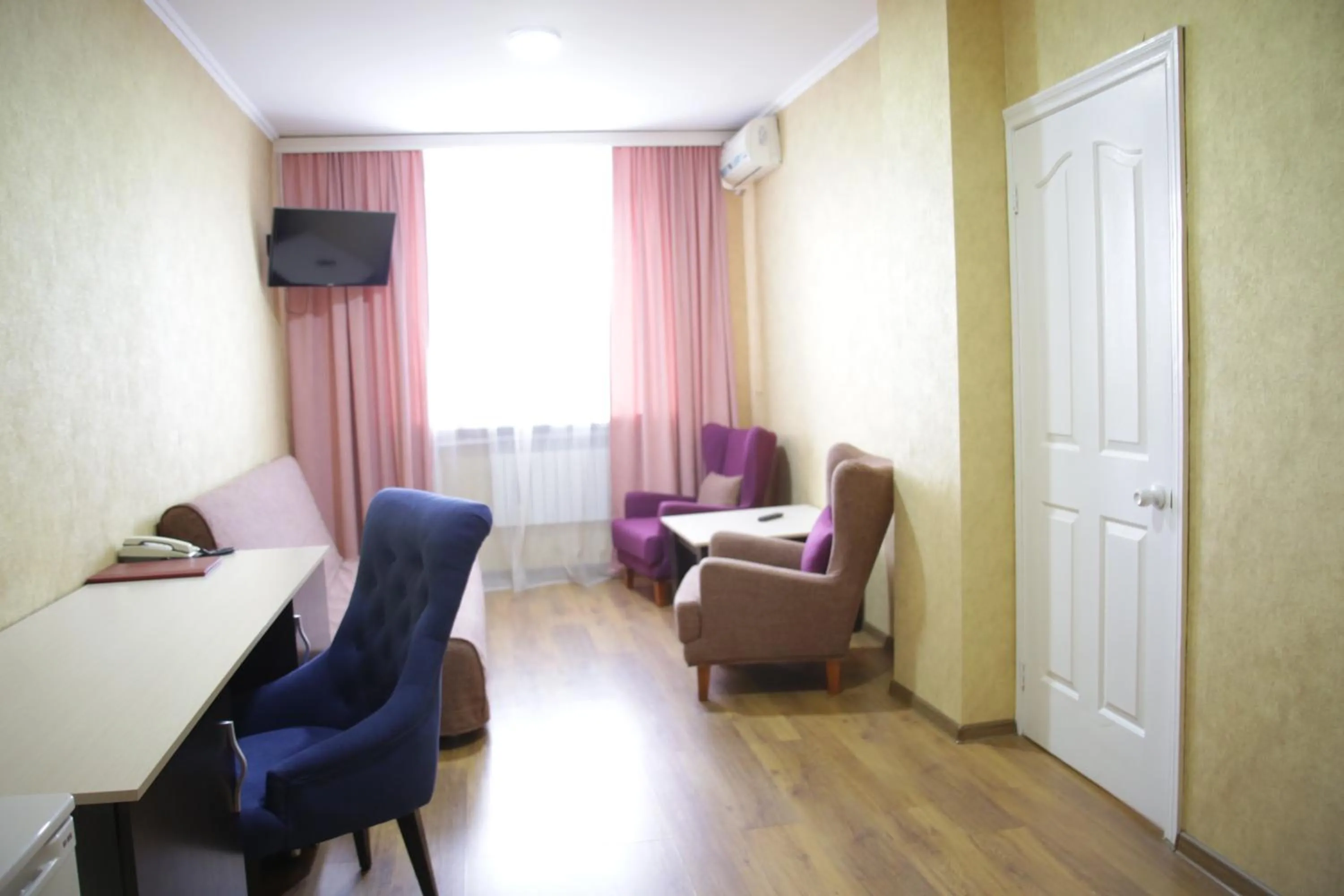 City Hotel