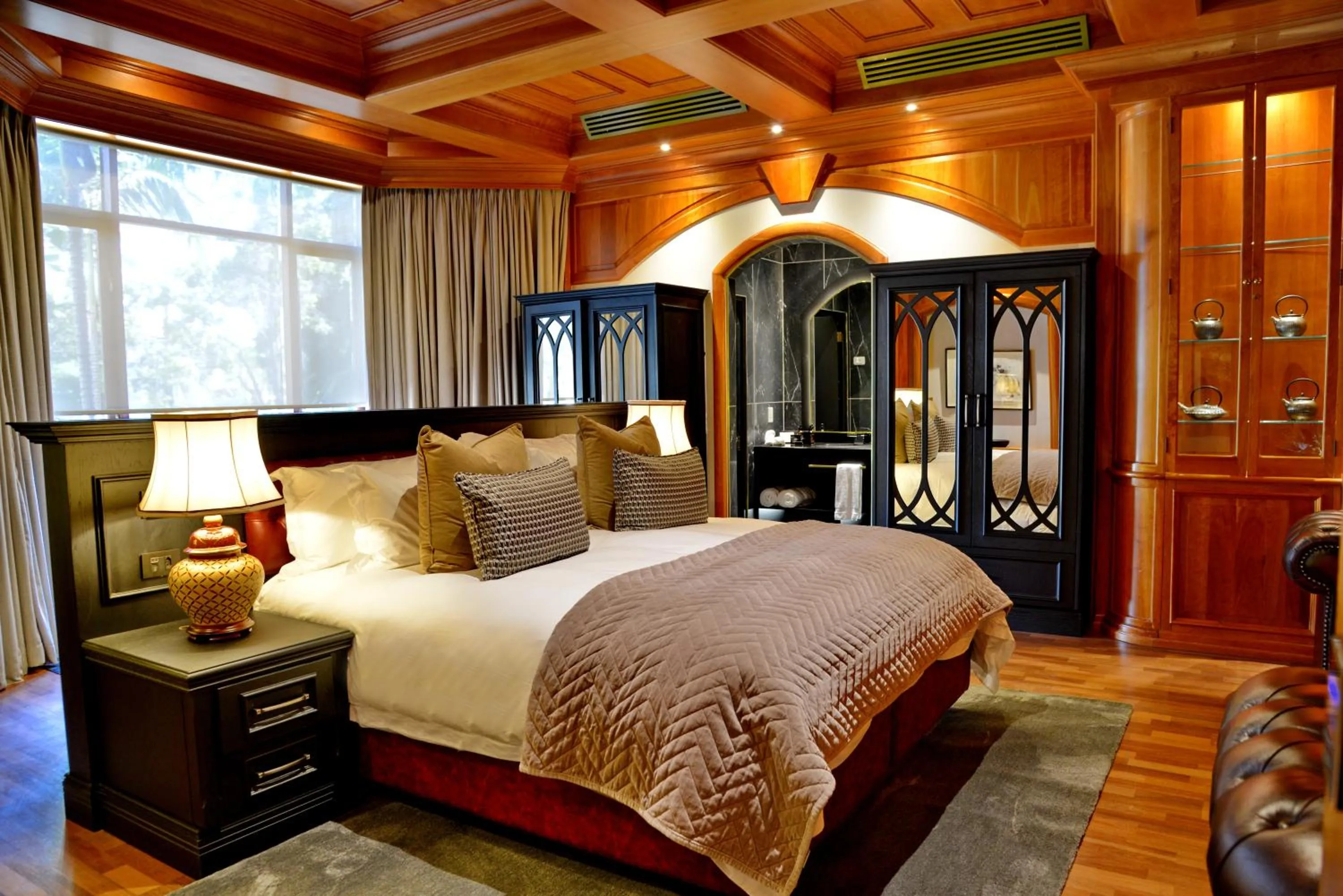 Photo of the whole room, Bed in Apogee Boutique Hotel & Spa