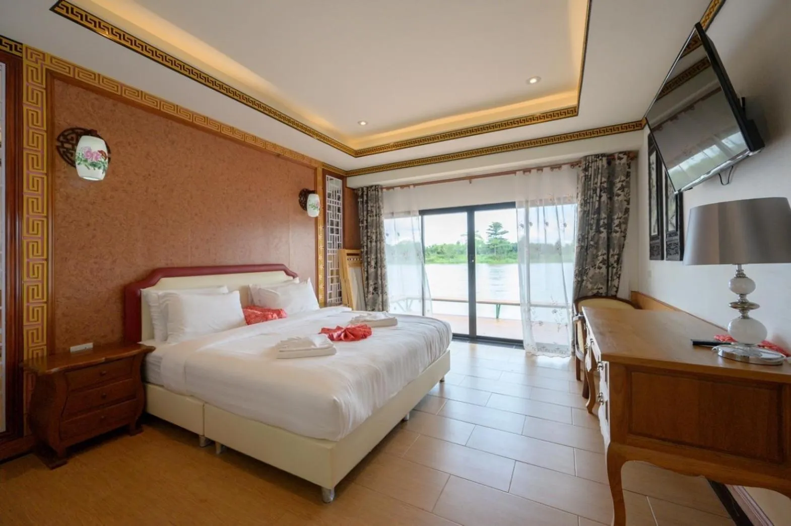 Bed in Kasem Island Resort