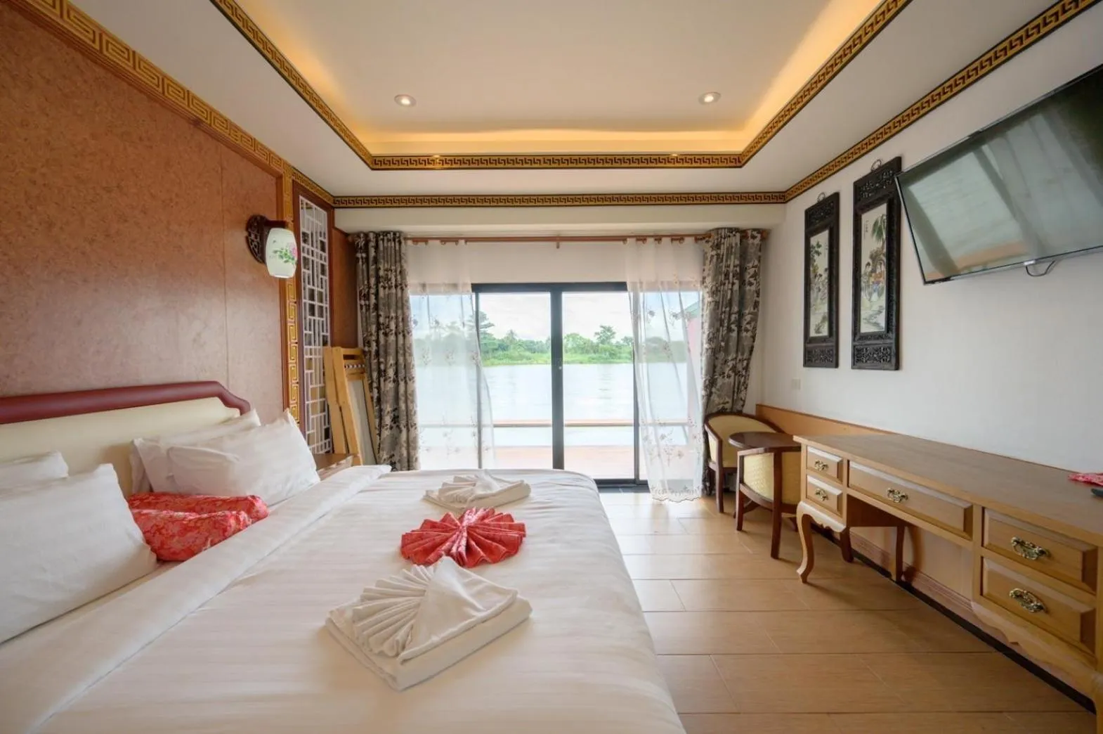Bed in Kasem Island Resort