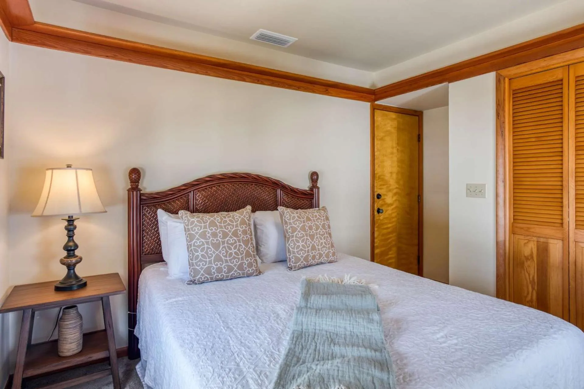 Bed in 64 Hypolita Street